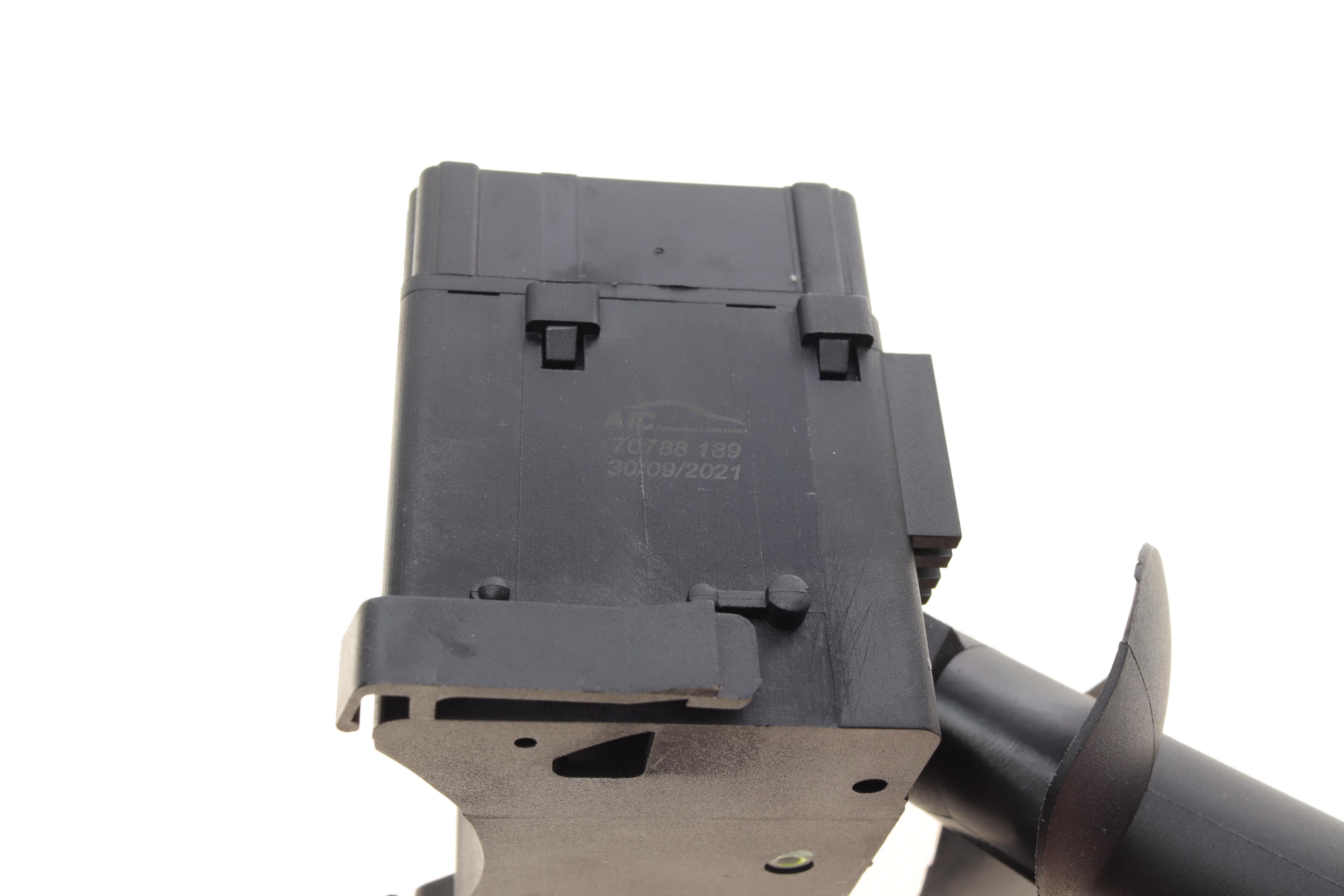 Перемикач склоочисника Renault Trafic/Opel Vivaro 01-