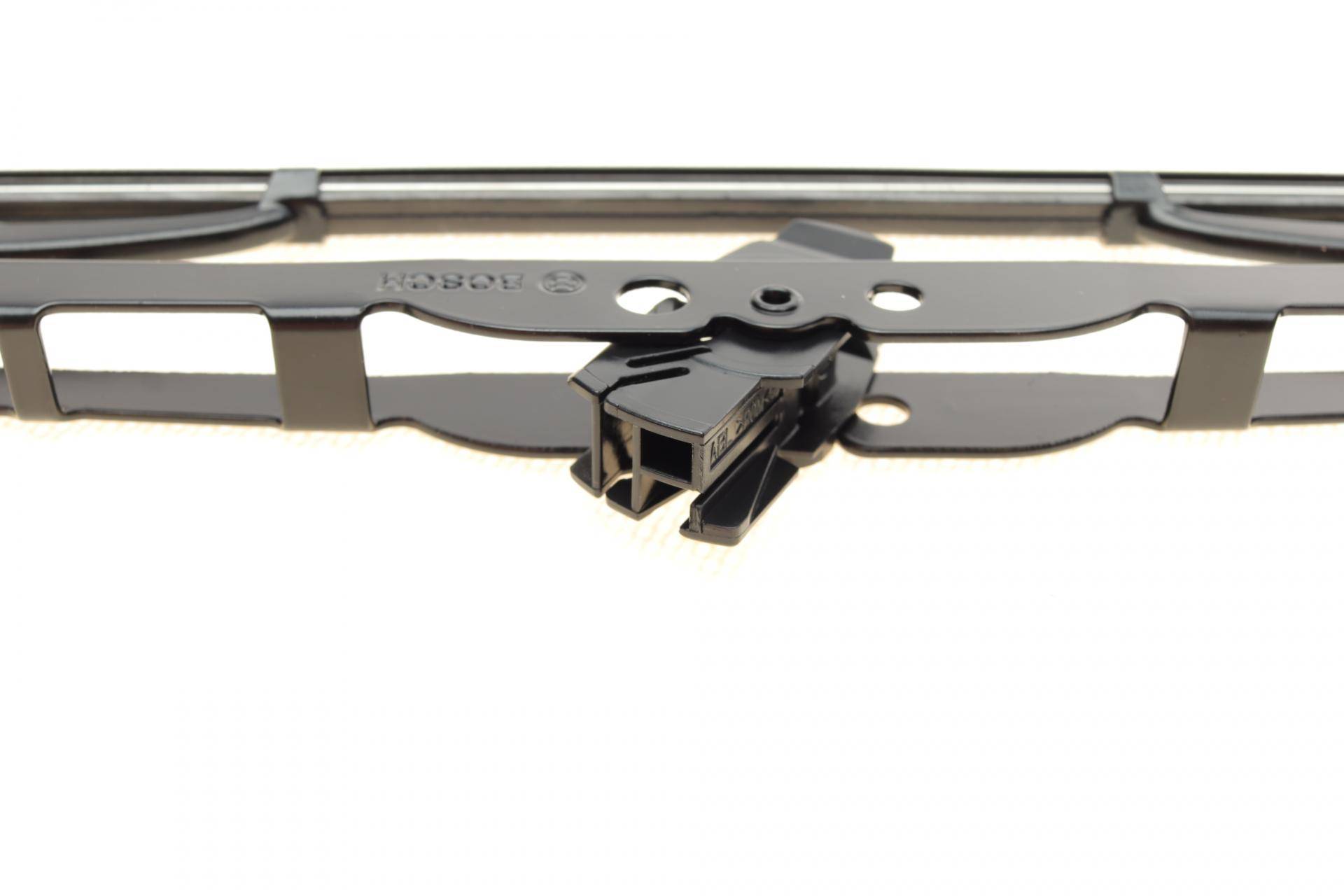 Щітка склоочисника (600mm) Iveco Daily/MB Sprinter/Opel Vivaro/Renault Trafic/VW T5