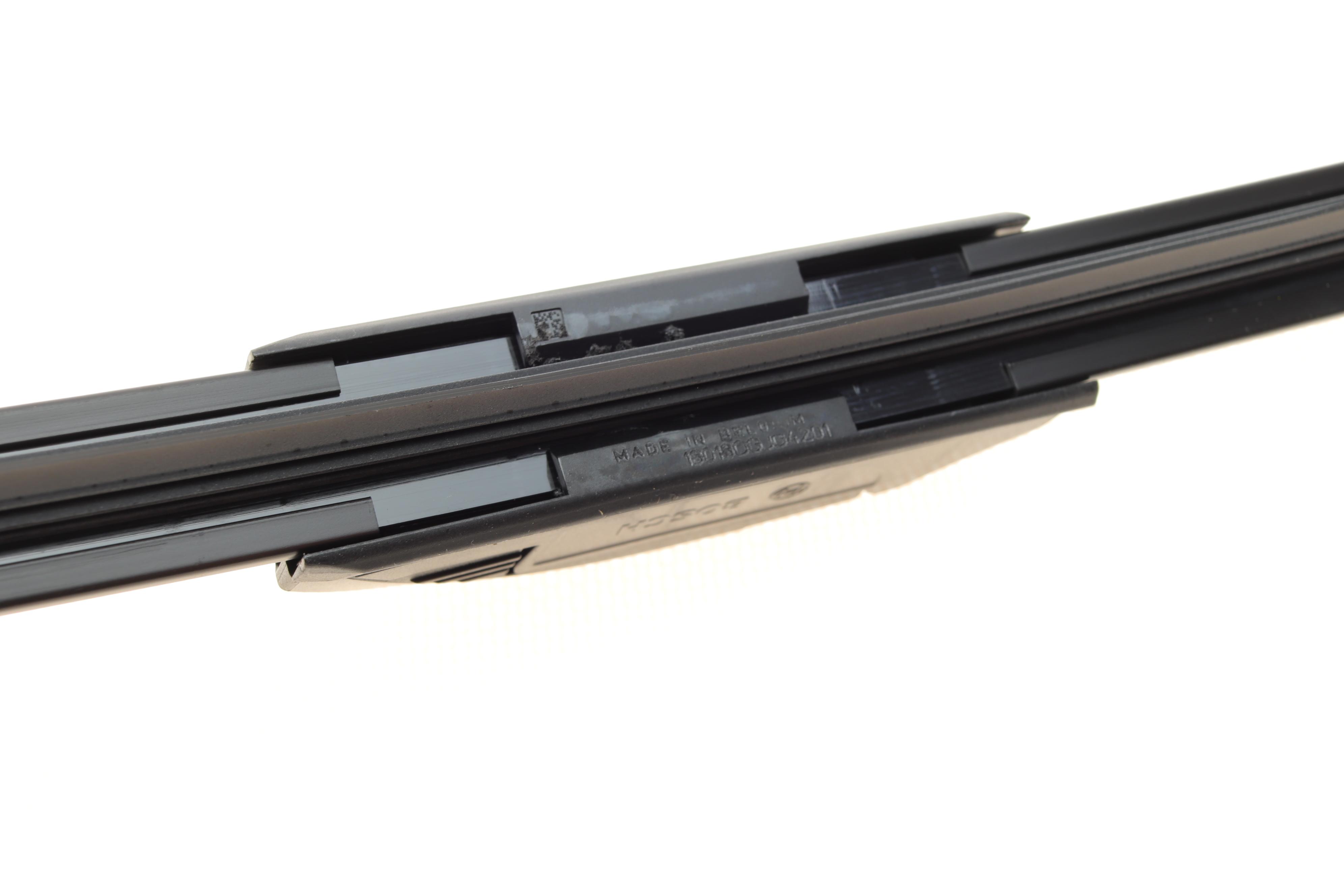 Щітки склоочисника (550/475mm) Ford Focus/Mazda 6/Toyota/Mitsubishi L200 98-15 (бескаркасні)