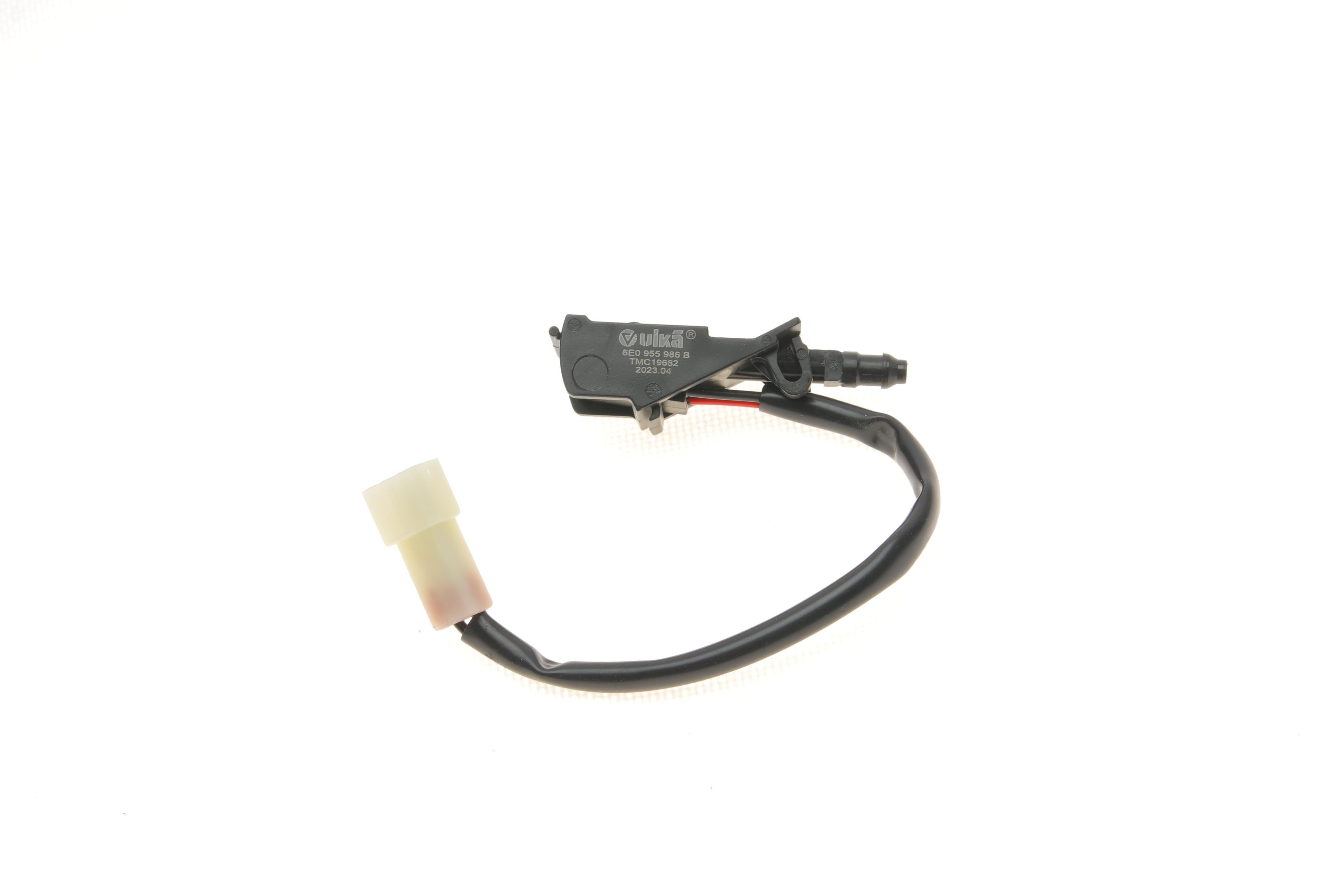 Форсунка омивача скла VW Passat/Golf 98-05 (переднього)(з підігрівом)