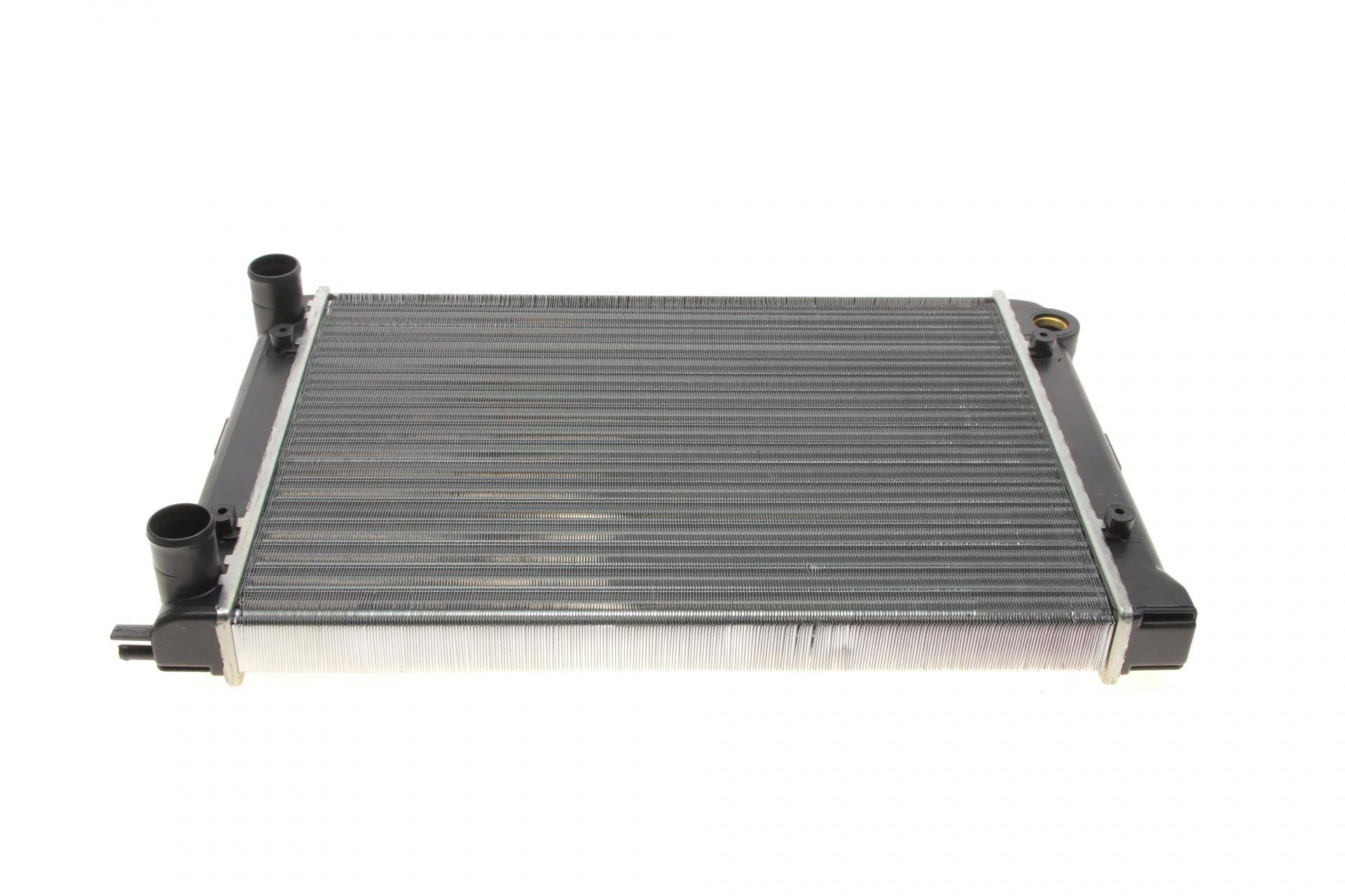 Радіатор охолодження VW Golf I/II 77- (317x430x20)