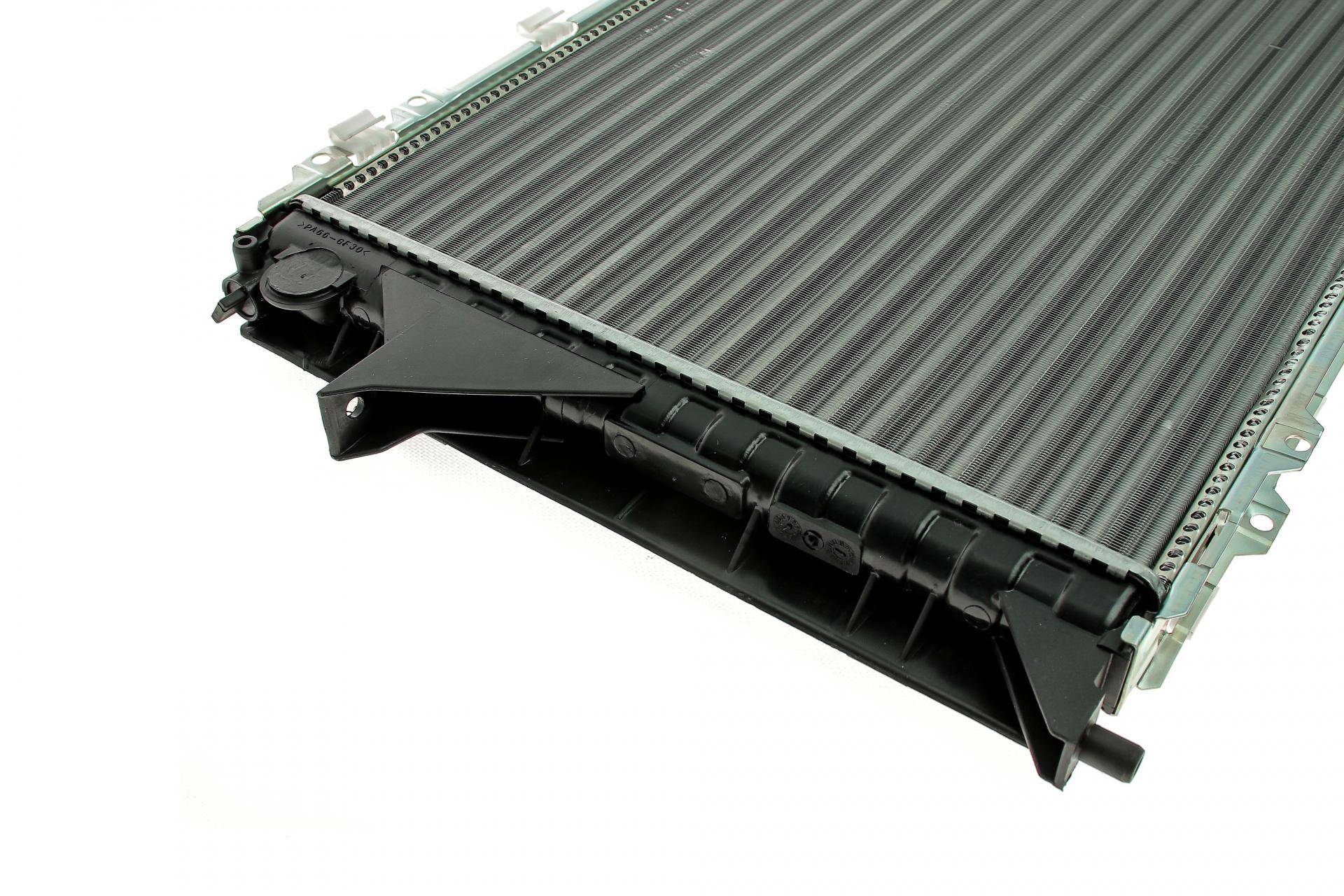 Радіатор охолодження Audi 80/100/A6 90-97