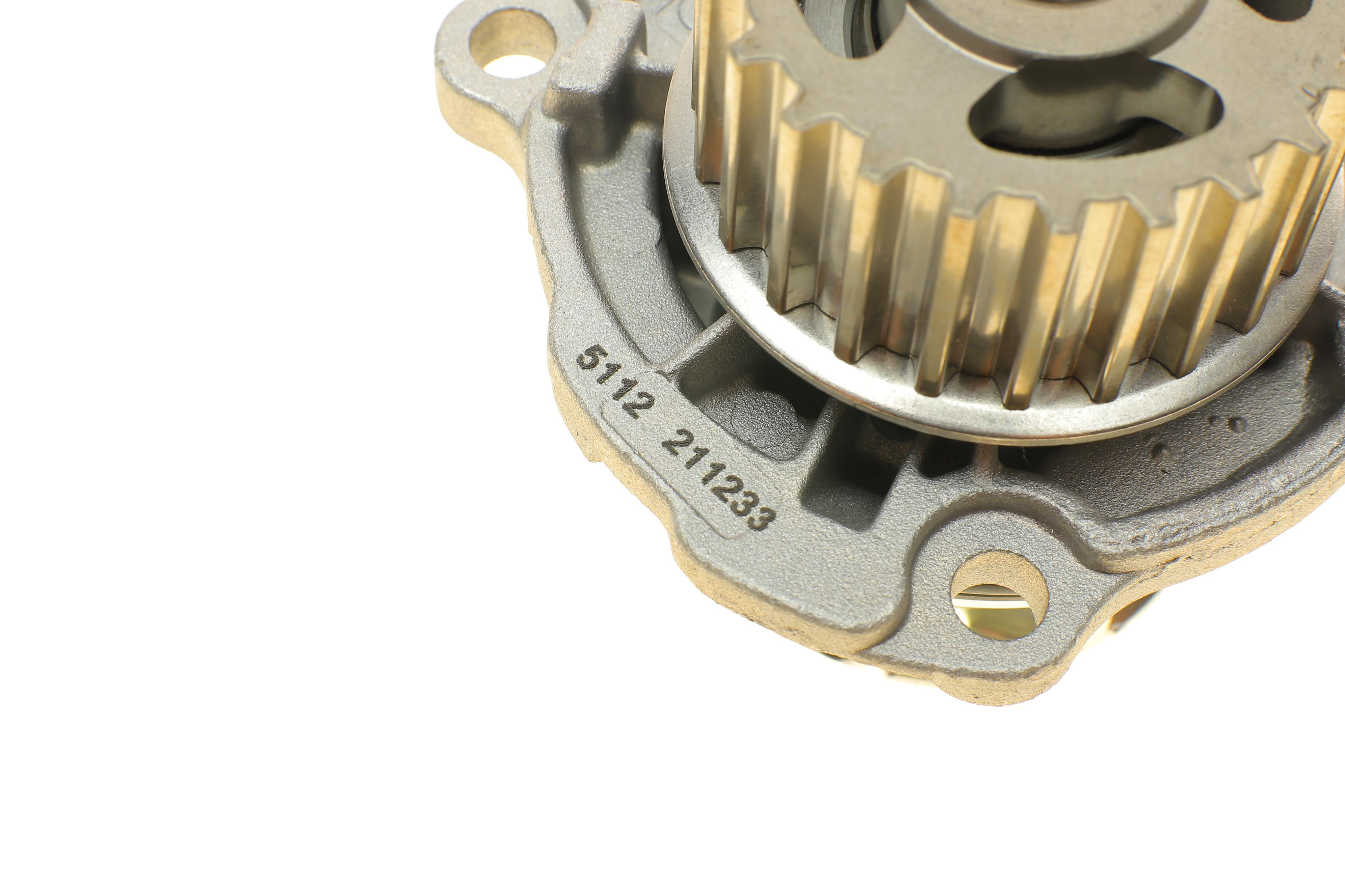 Помпа води Audi A3/A4/Skoda Octavia/VW Caddy/Golf/Passat 1.6/1.8/2.0/FSI 96- (R/B)(7лоп)