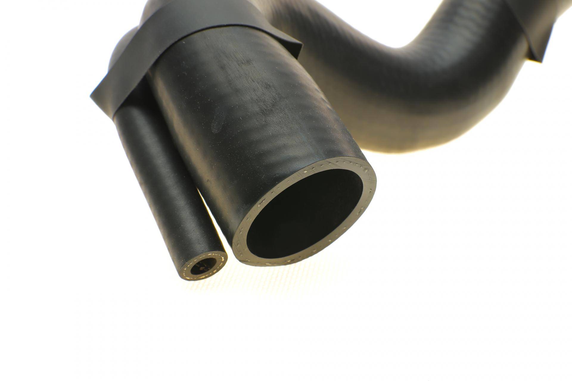 Патрубок системи охолодження MB Vito (W638) 2.2 CDI 99-03 (к-кт в зборі)