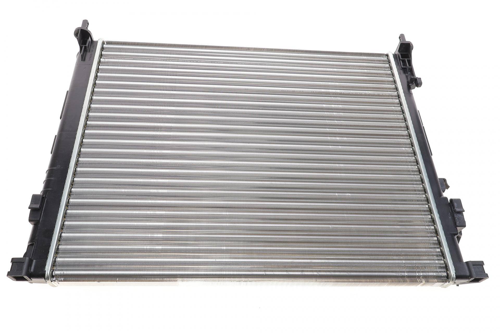 Радіатор охолодження Renault Trafic 01-