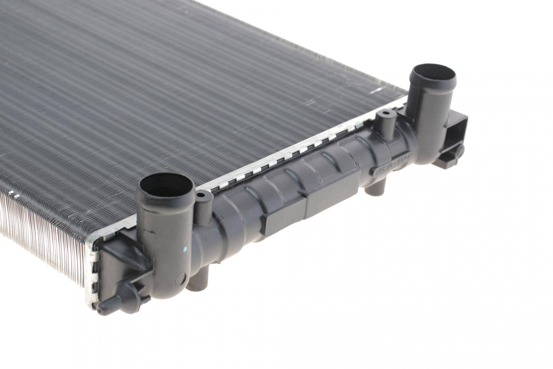 Радіатор охолодження VW Passat 1.8-2.0/1.6TD/1.9D 88-97