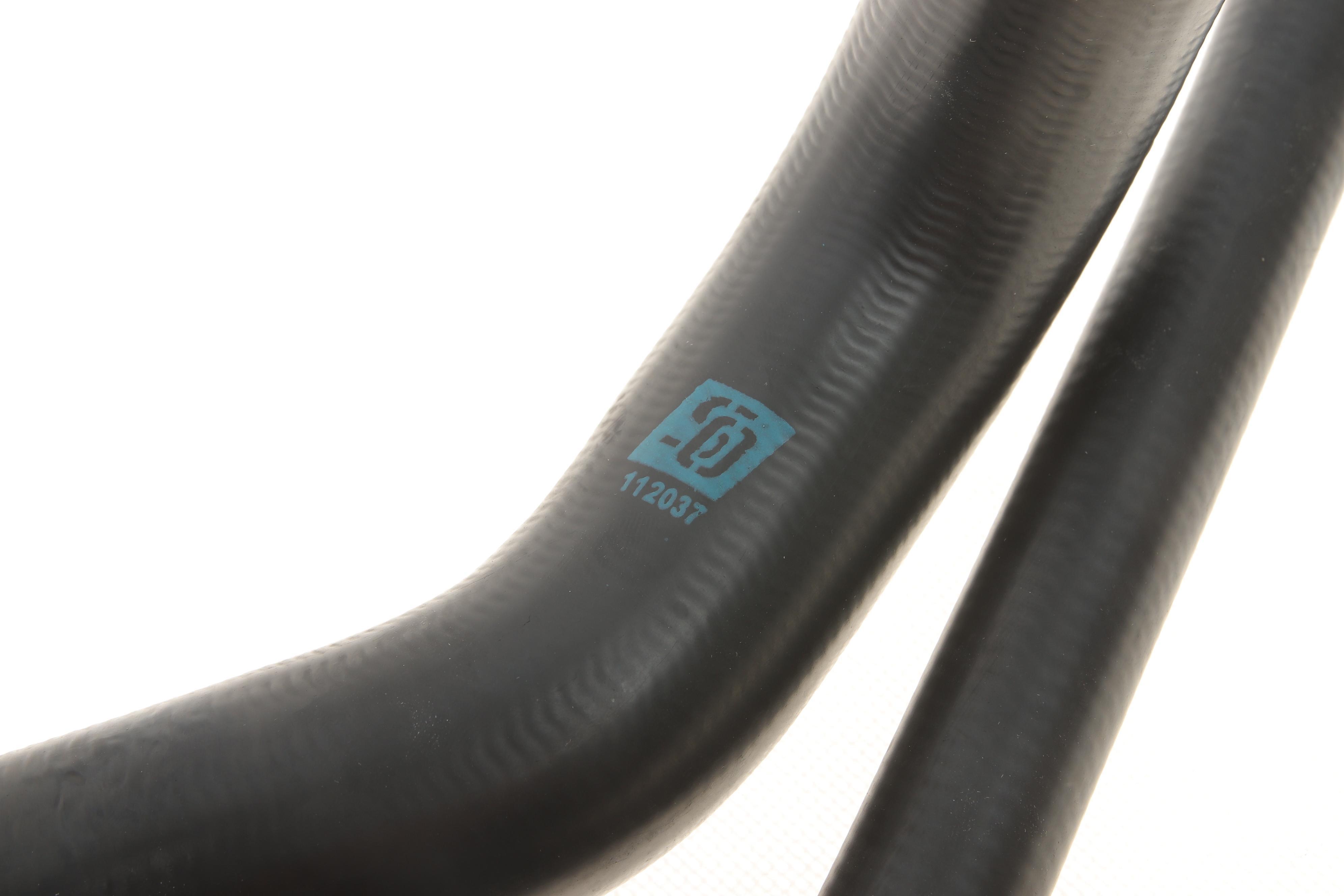 Патрубок радіатора (нижній) MB Sprinter 2.2/3.0CDI 06- (R)