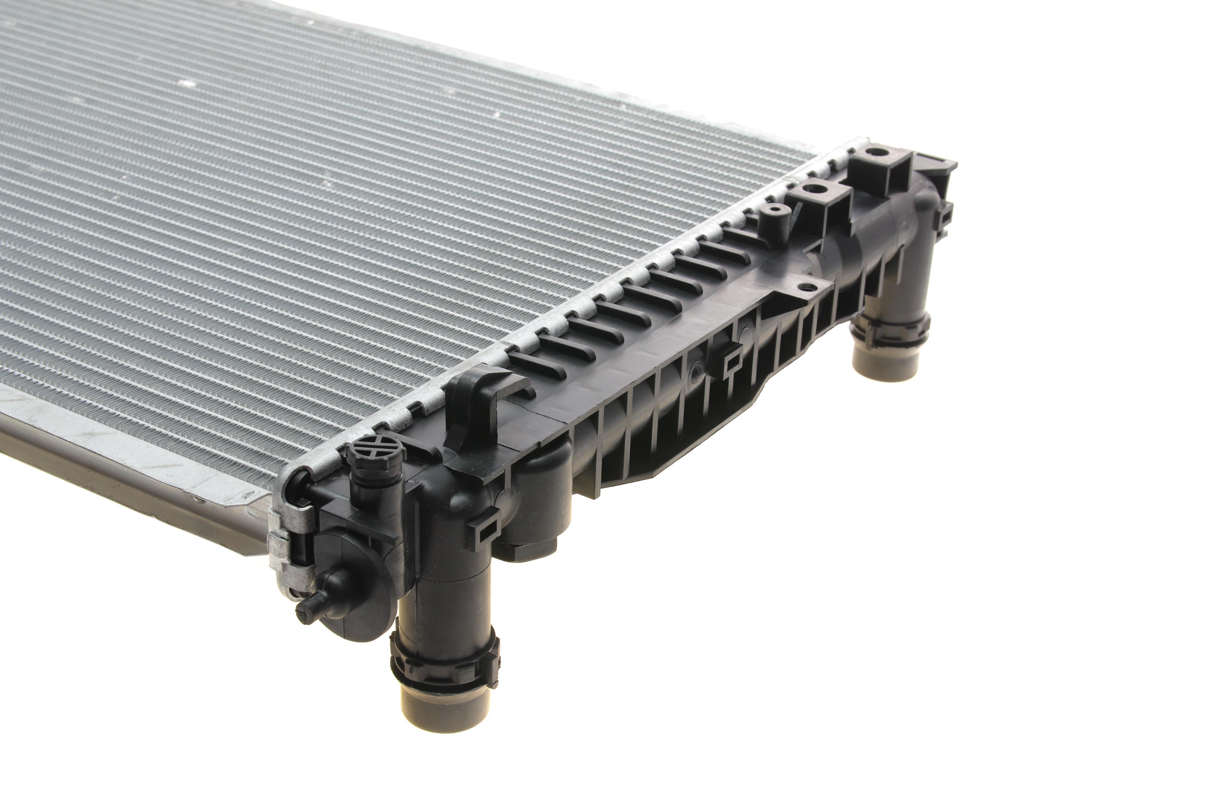 Радіатор охолодження Audi A6/VW Passat 1.6-2.3 97-05