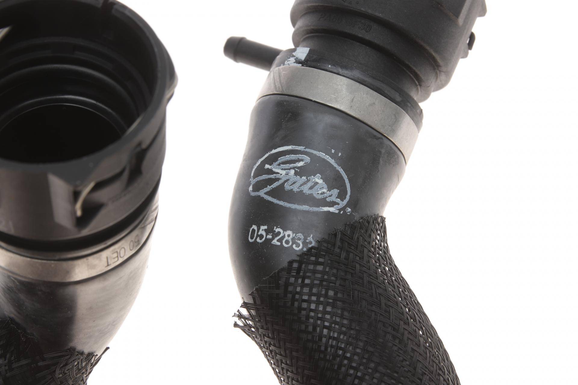 Патрубок радіатора (верхній) Audi A6 2.0D 04-11