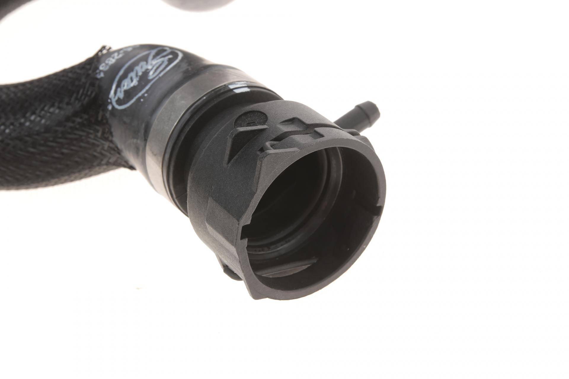 Патрубок радіатора (верхній) Audi A6 2.0D 04-11