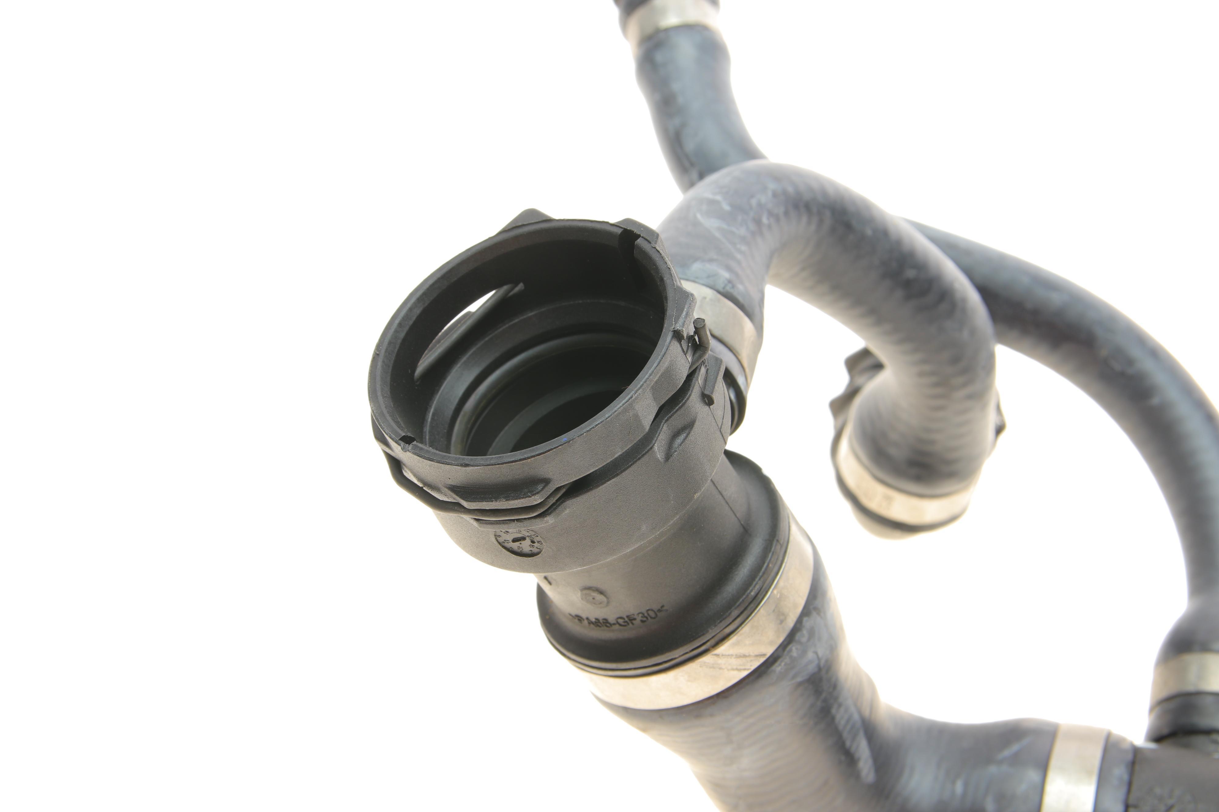 Патрубок радіатора (верхній/L) BMW 5 (E60) 00-05 M54 (К-кт в зборі)