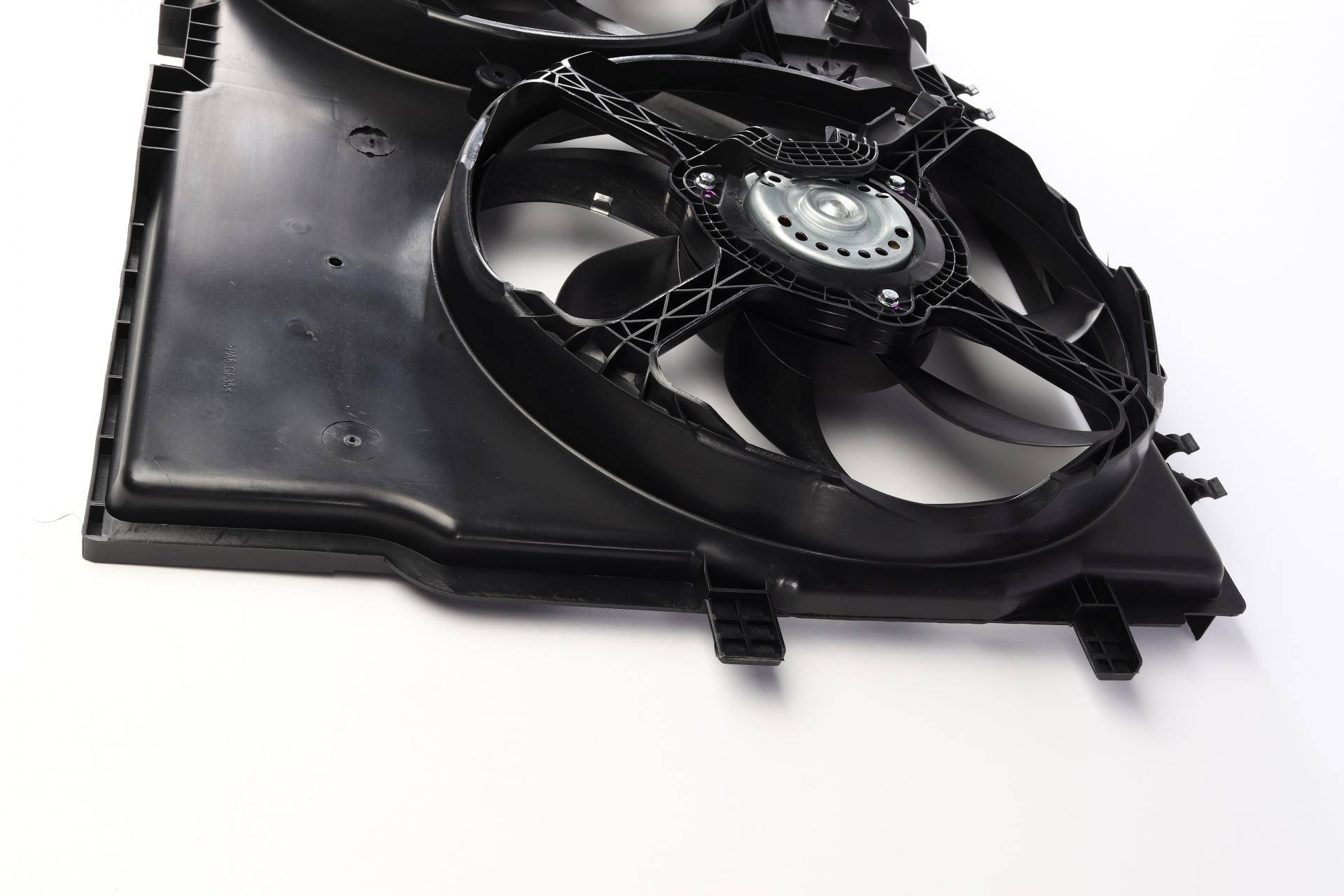 Вентилятор радіатора Fiat Ducato 2.0-3.0D 06- (з дифузором)