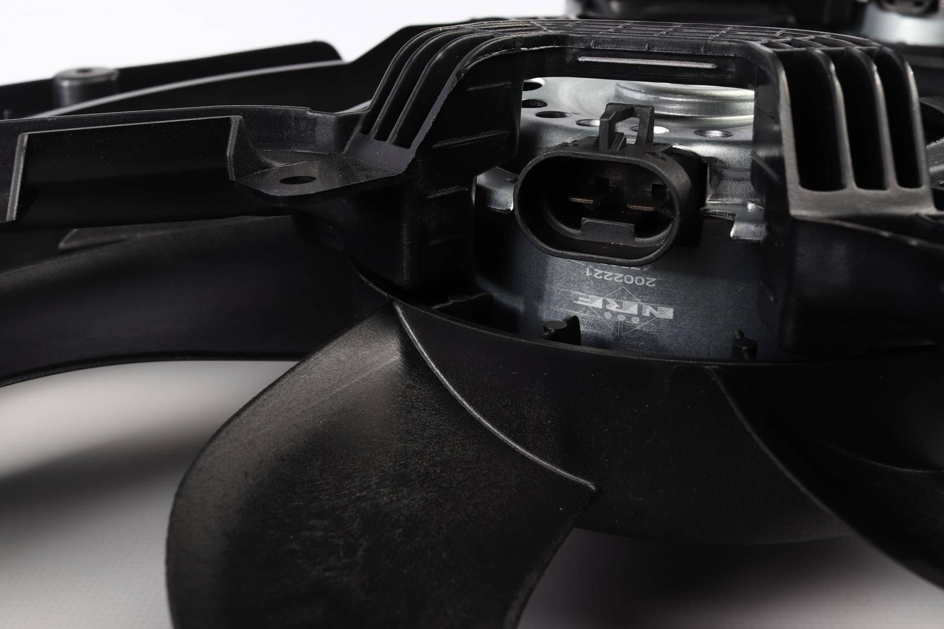 Вентилятор радіатора Fiat Ducato 2.0-3.0D 06- (з дифузором)