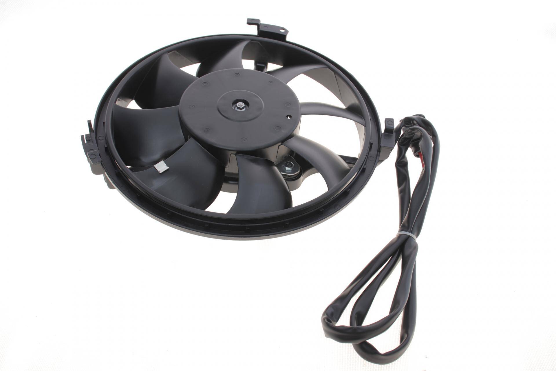 Вентилятор радіатора (електричний) Audi A6/VW Passat 1.6-3.0 97-05