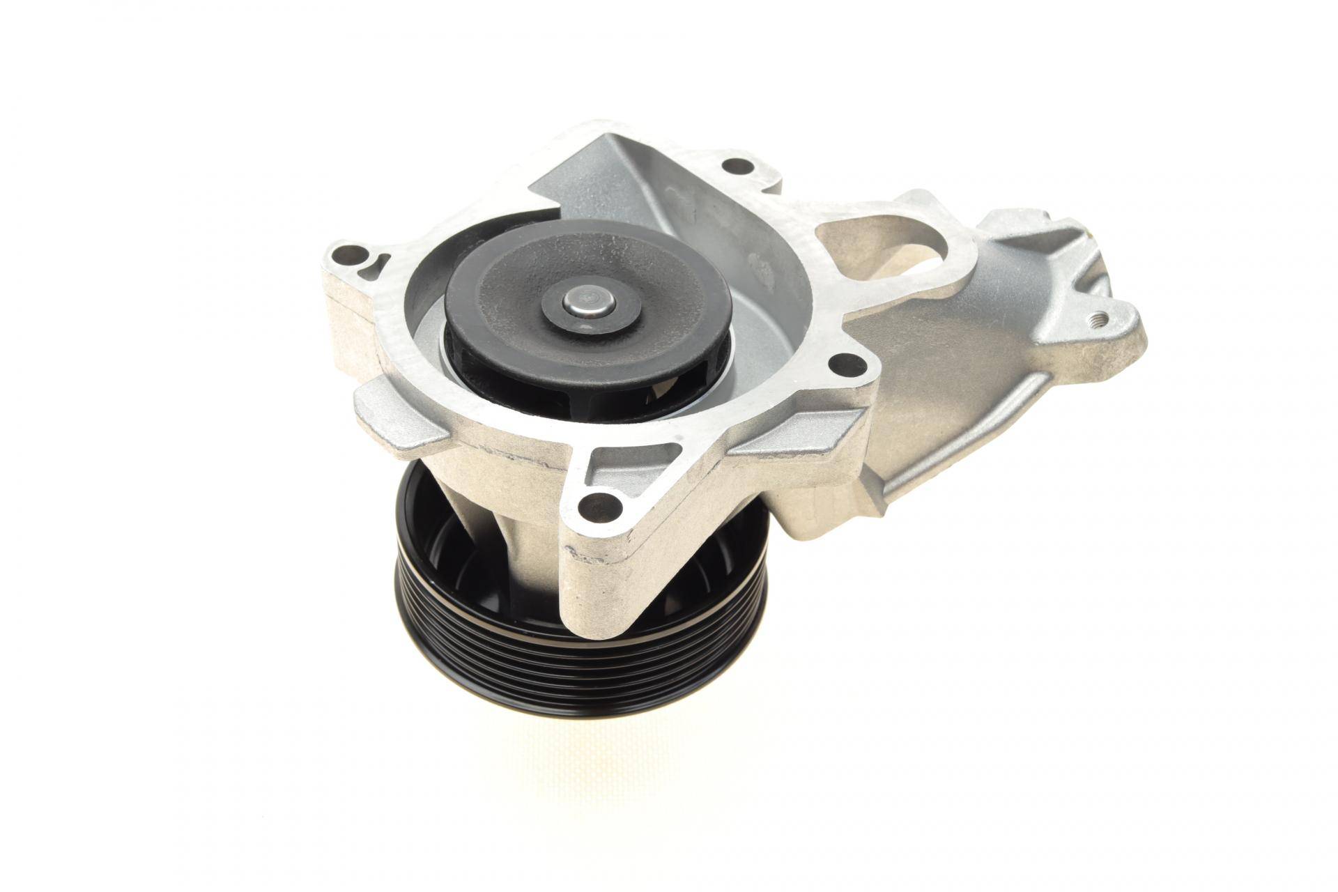 Помпа води BMW 3 (E46/E90)/5 (E60)/X5 (E53) 2.0/3.0d 03-10 (M47/M57)