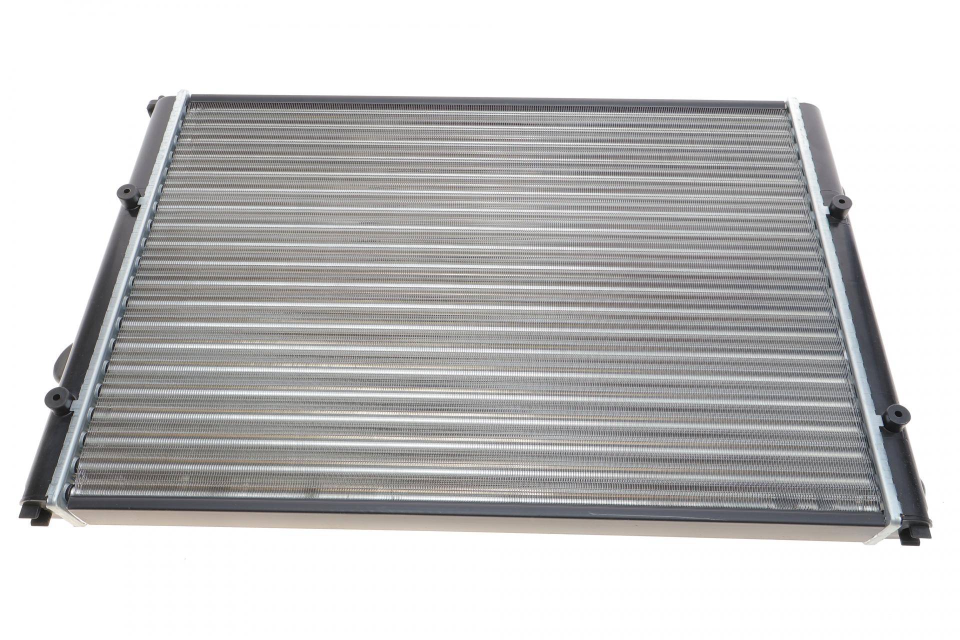 Радіатор охолодження VW Passat 1.6-2.0 94-