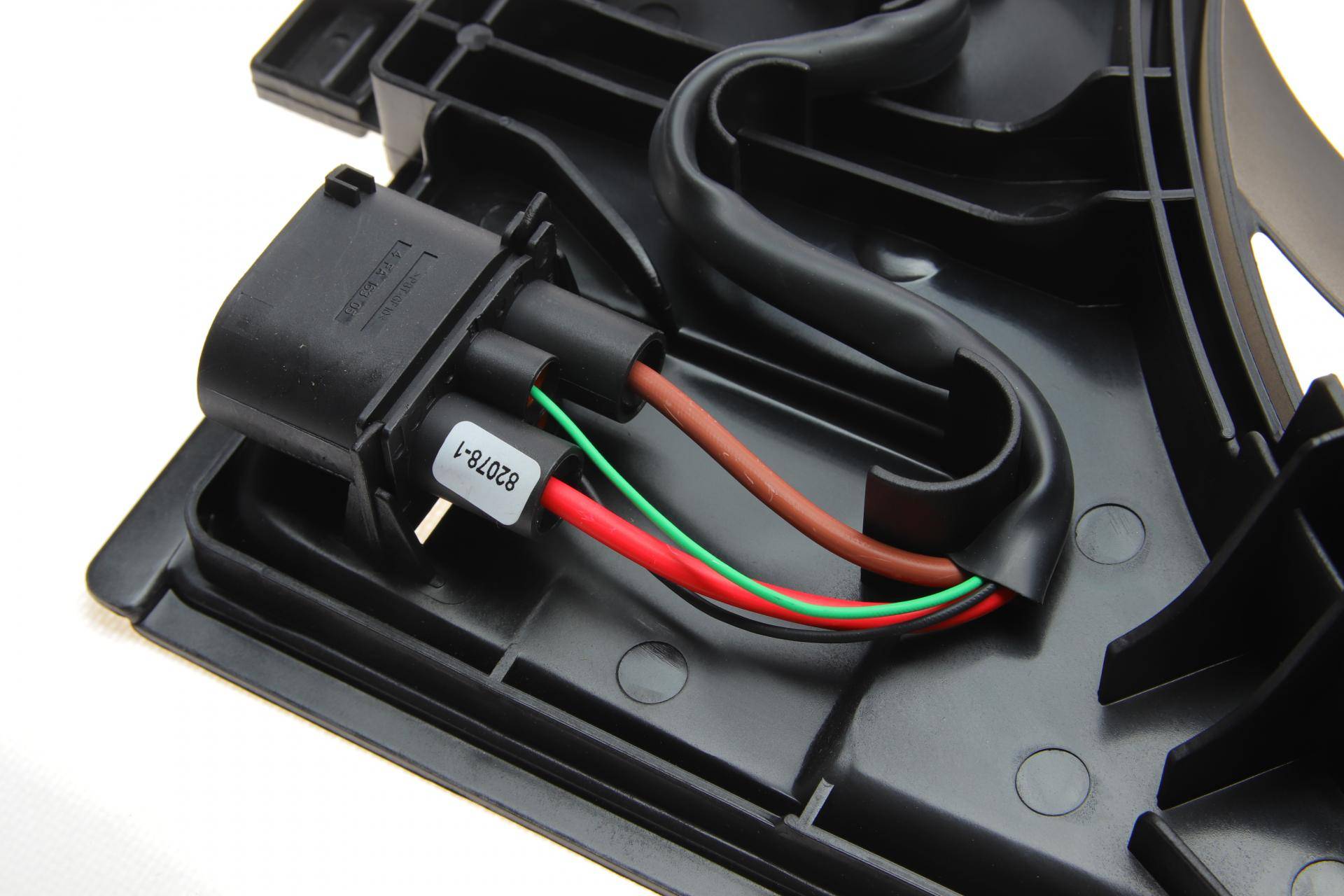 Вентилятор охолодження двигуна Audi Q2/Q3/VW Tiguan/Touran 15- (з дифузором) (d=438mm)