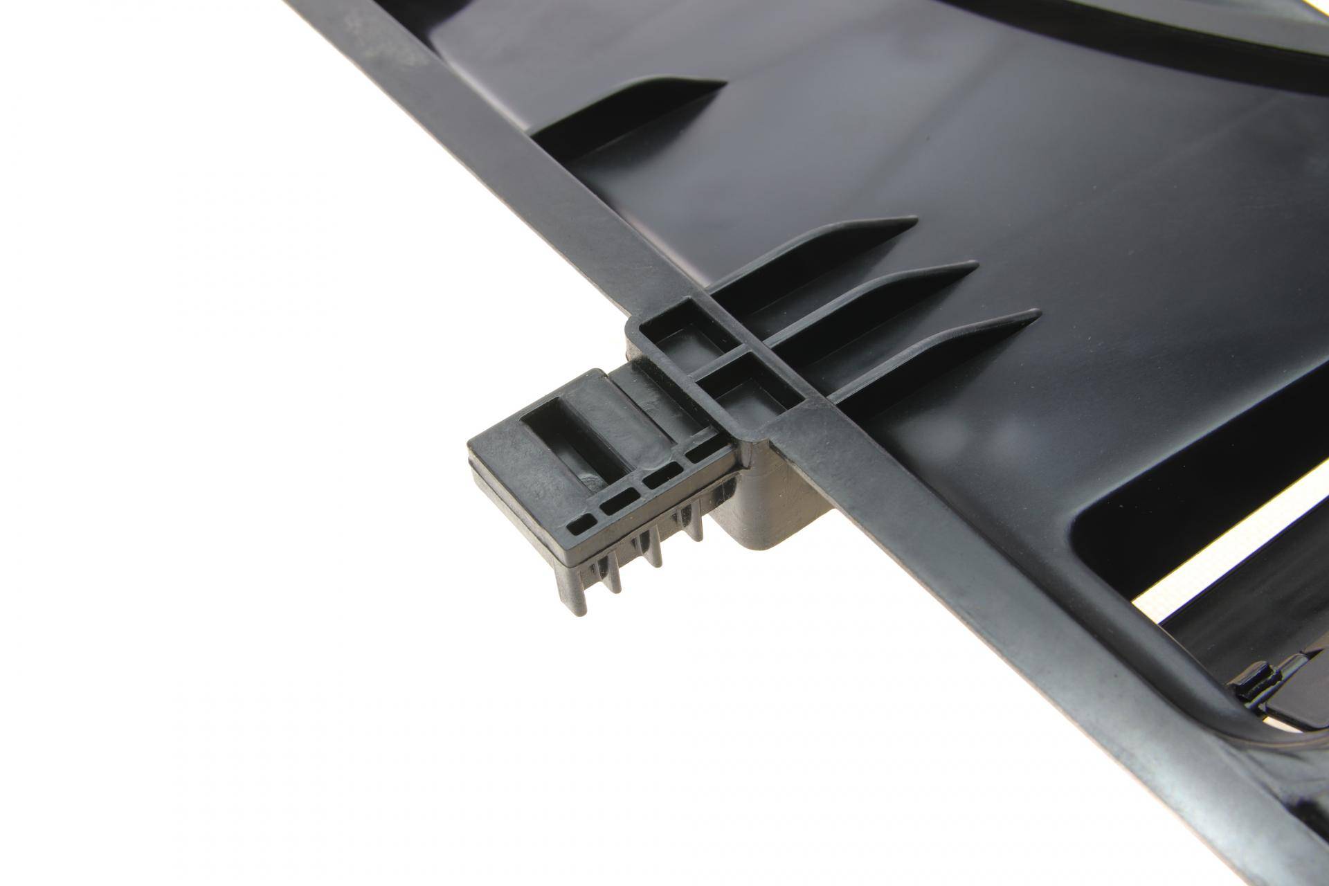 Вентилятор охолодження двигуна Audi Q2/Q3/VW Tiguan/Touran 15- (з дифузором) (d=438mm)