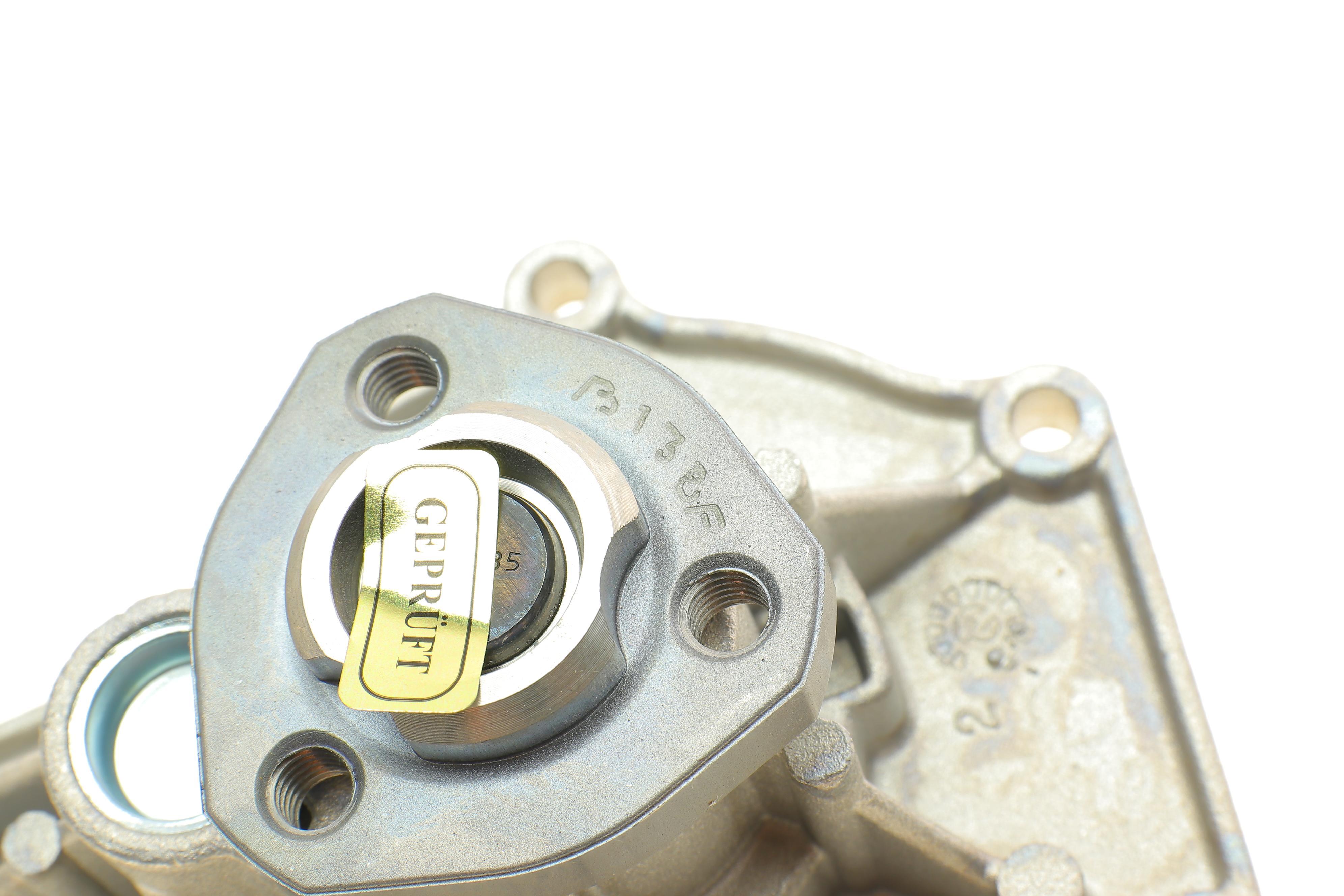 Помпа води Audi A4/A6/Q7/VW Touareg 2.7-3.0TDI 03-