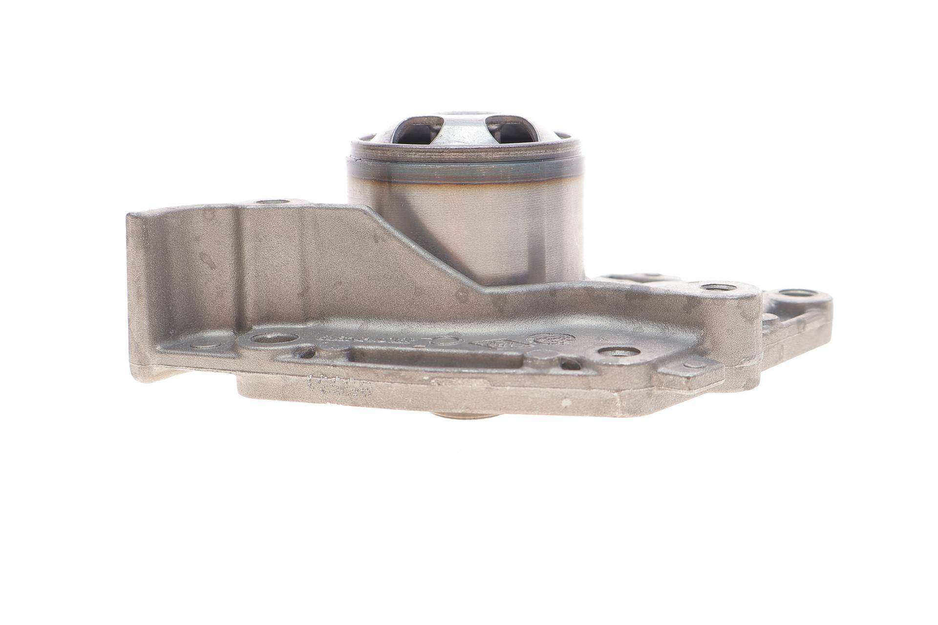 Помпа води Renault Trafic/Opel Vivaro 1.9dCi 01-