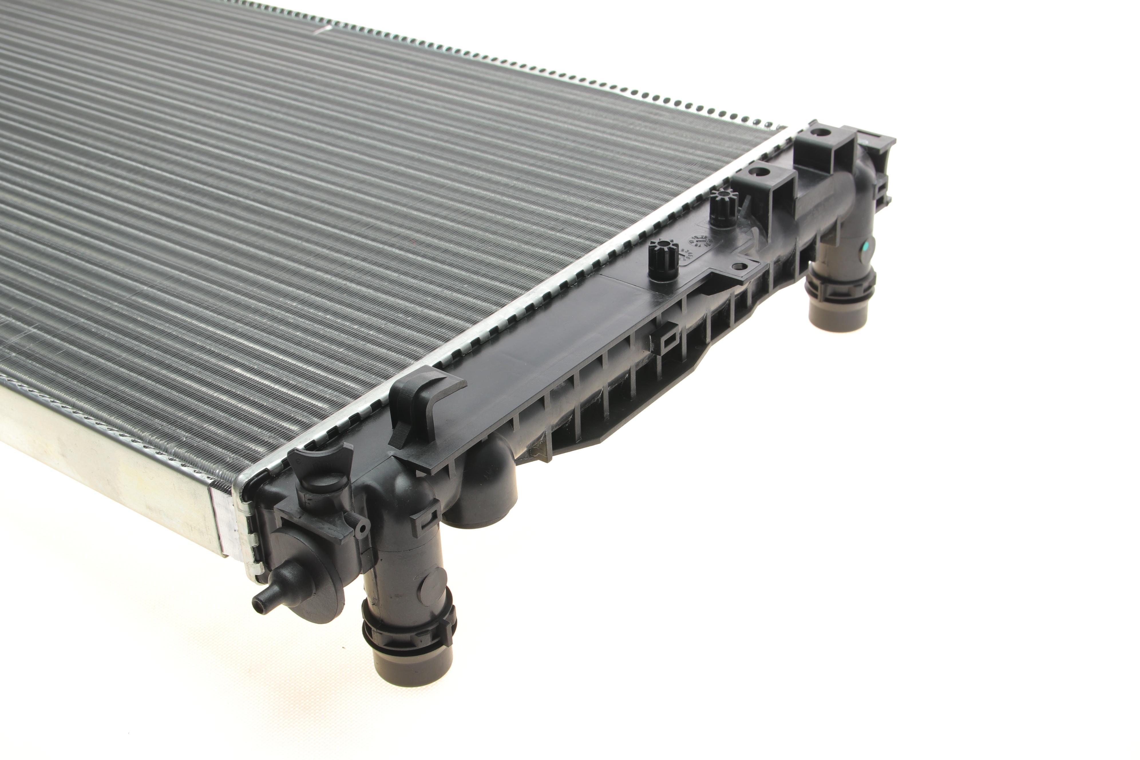 Радіатор охолодження Audi A6/VW Passat 1.9TDI 97- (632x415x34)