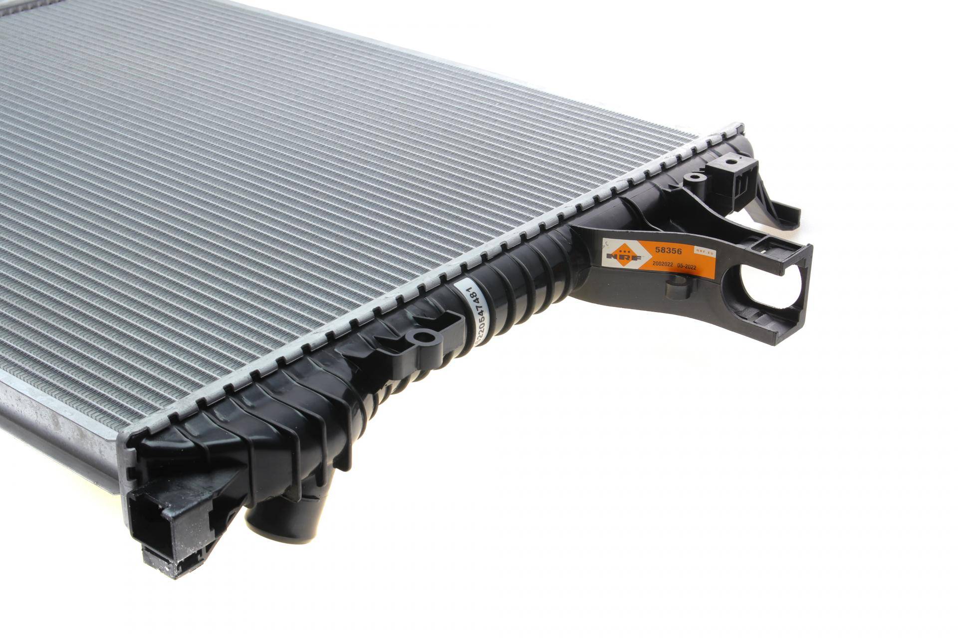 Радіатор охолодження Volvo XC90 2.5-3.2 02-14