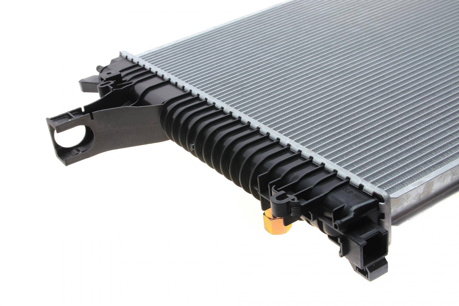 Радіатор охолодження Volvo XC90 2.5-3.2 02-14