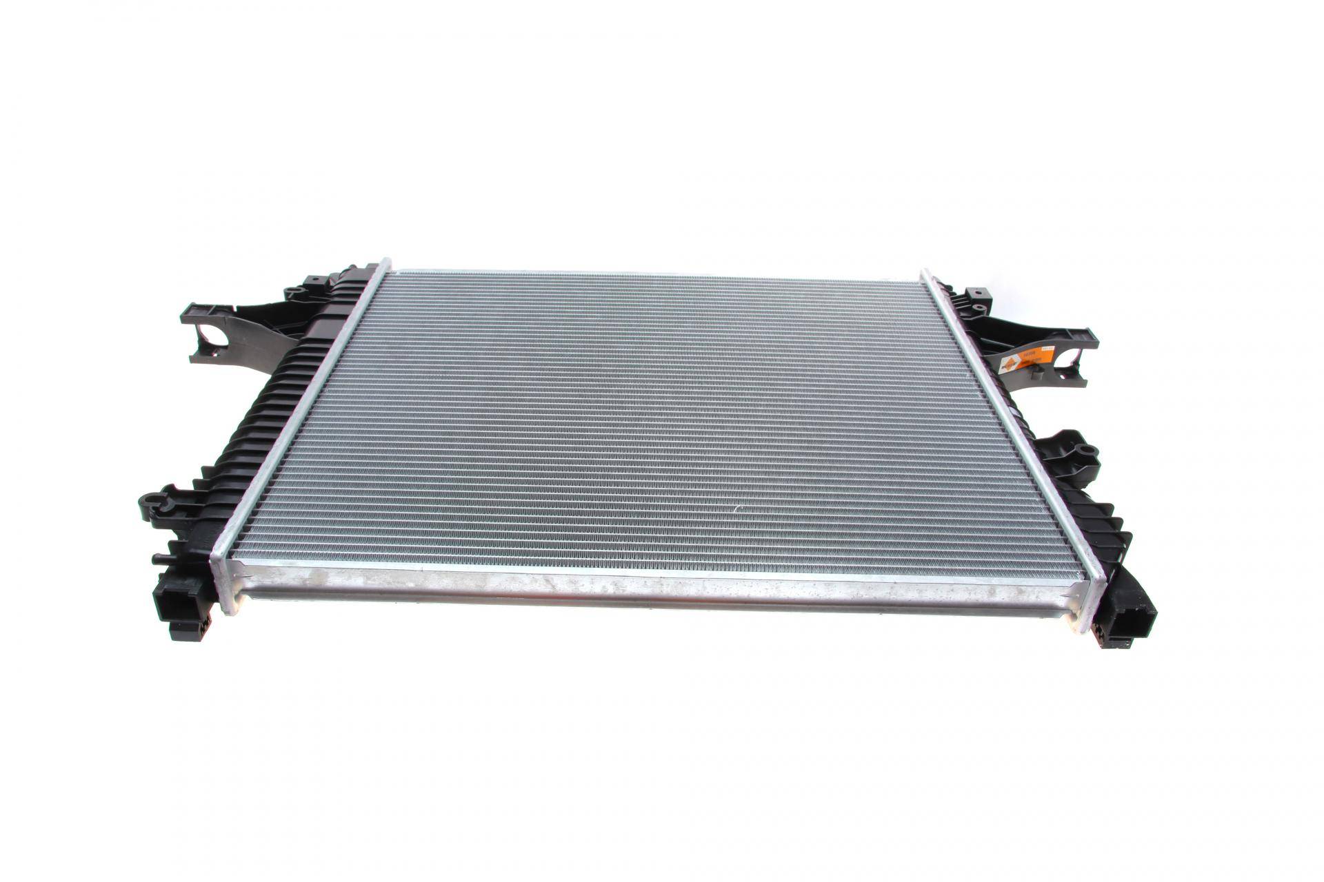 Радіатор охолодження Volvo XC90 2.5-3.2 02-14