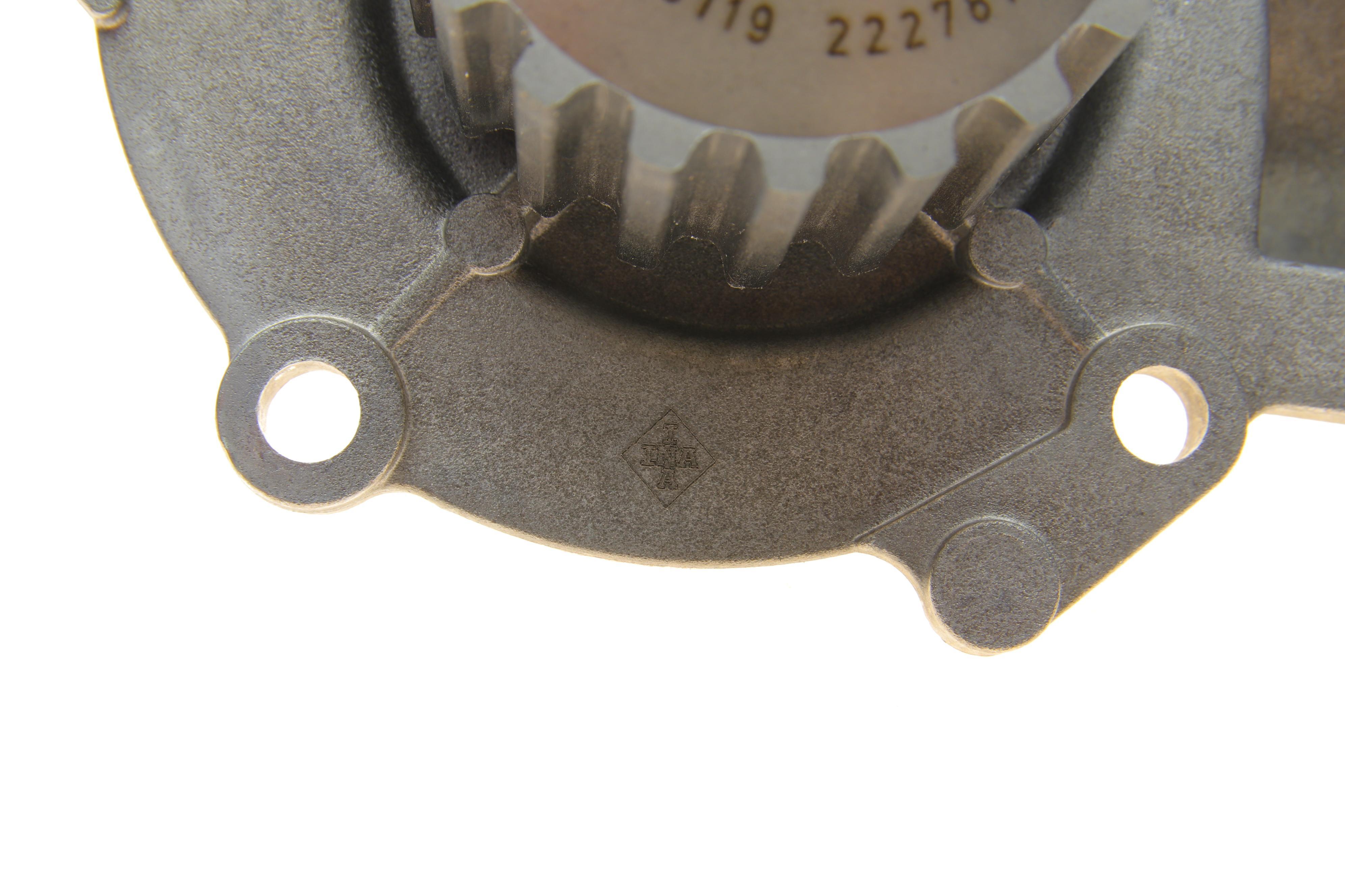 Помпа води Citroen Jumpy/Fiat Scudo/Peugeot Partner 2.0HDI 02-, ((DW10)