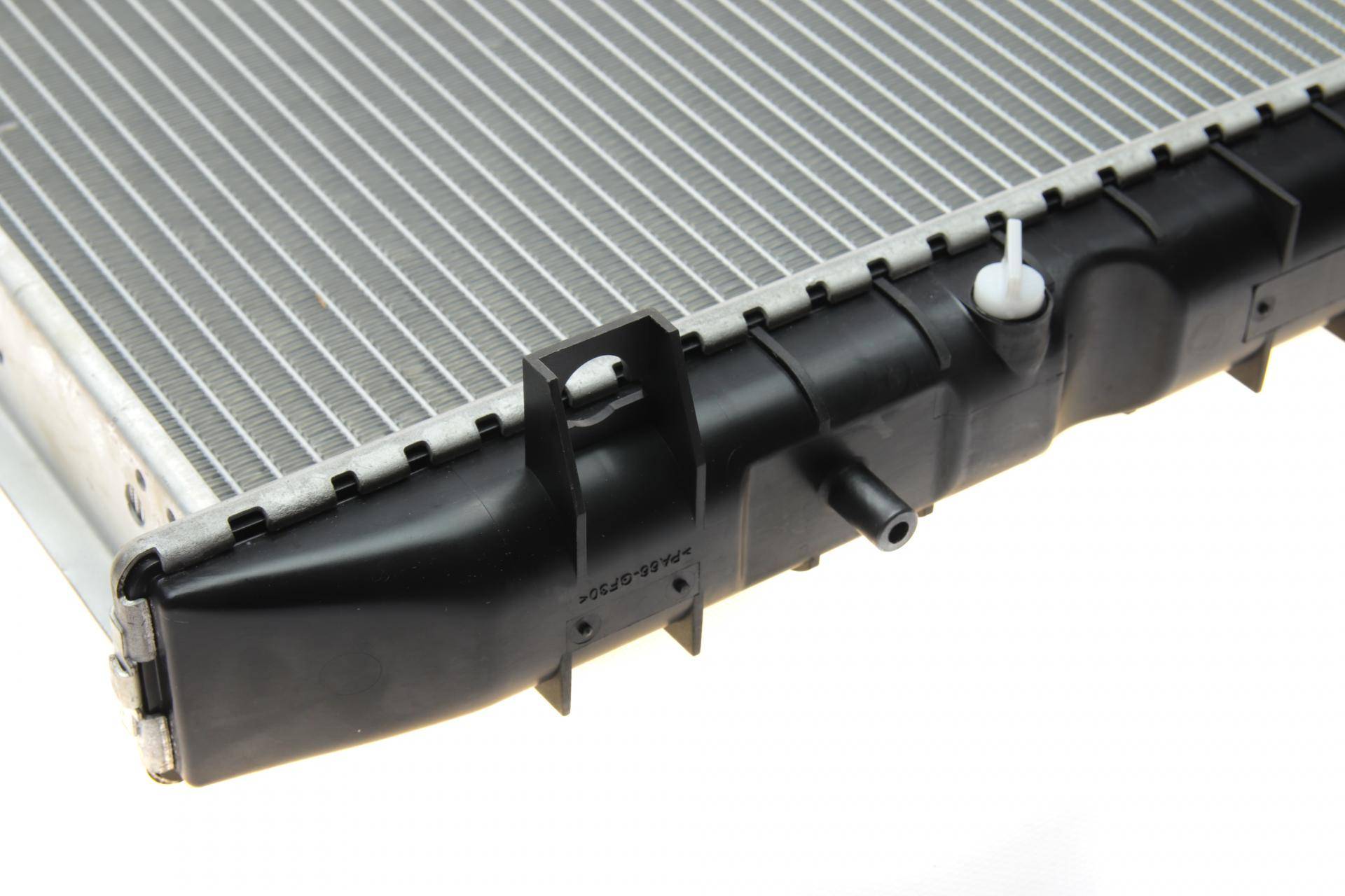 Радіатор охолодження Opel Frontera A 2.0/2.2/2.4 92-98