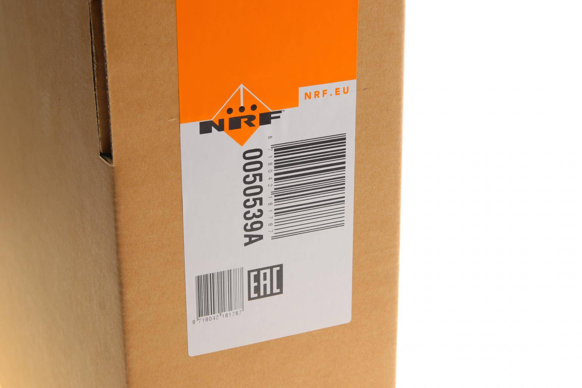 Радіатор охолодження Audi A4 1.6-2.0/1.9/2.0TDI 00-09/Seat Exeo 08-13 (економ клас)