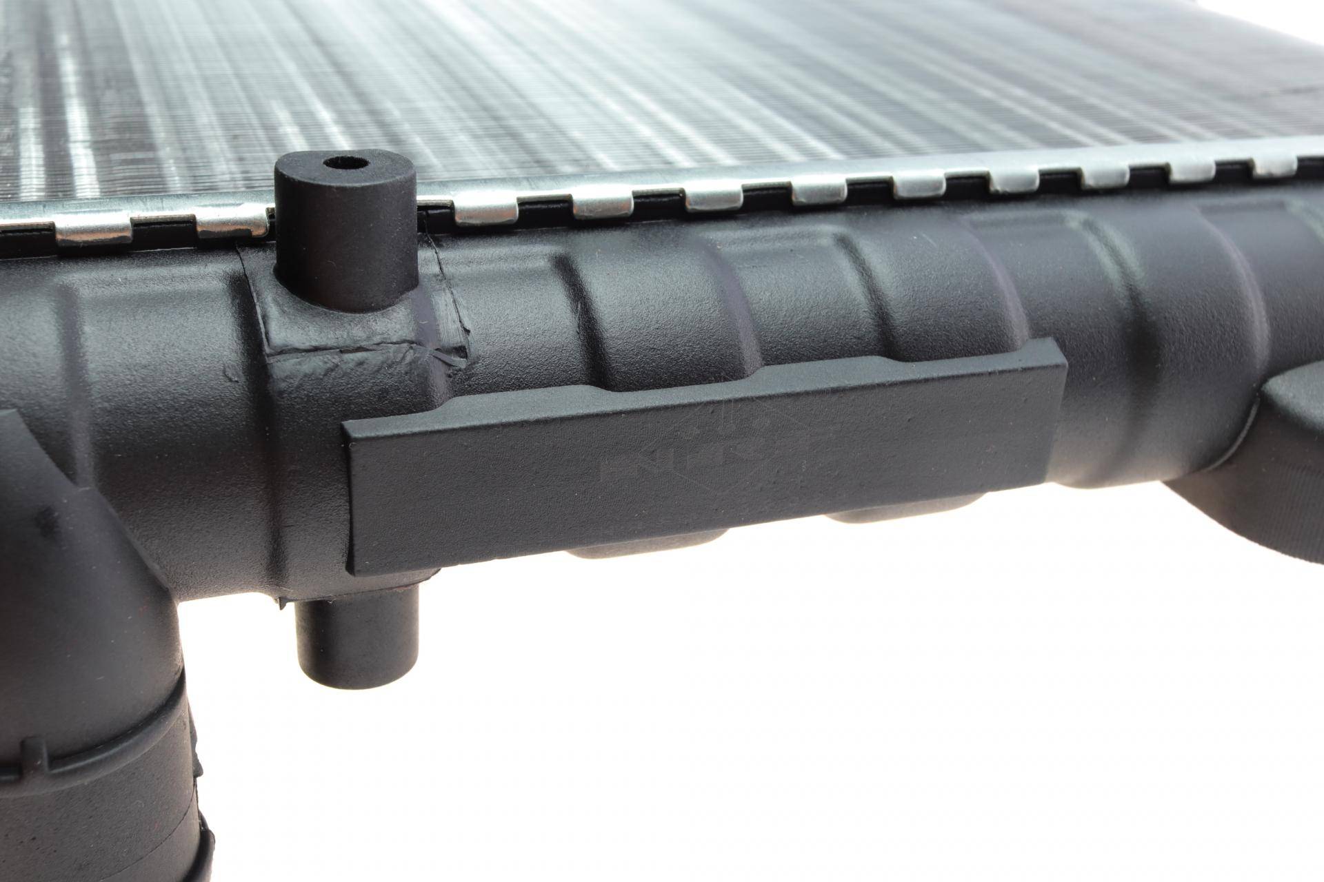 Радіатор охолодження VW Passat 1.6TD/1.8/2.0 88-97