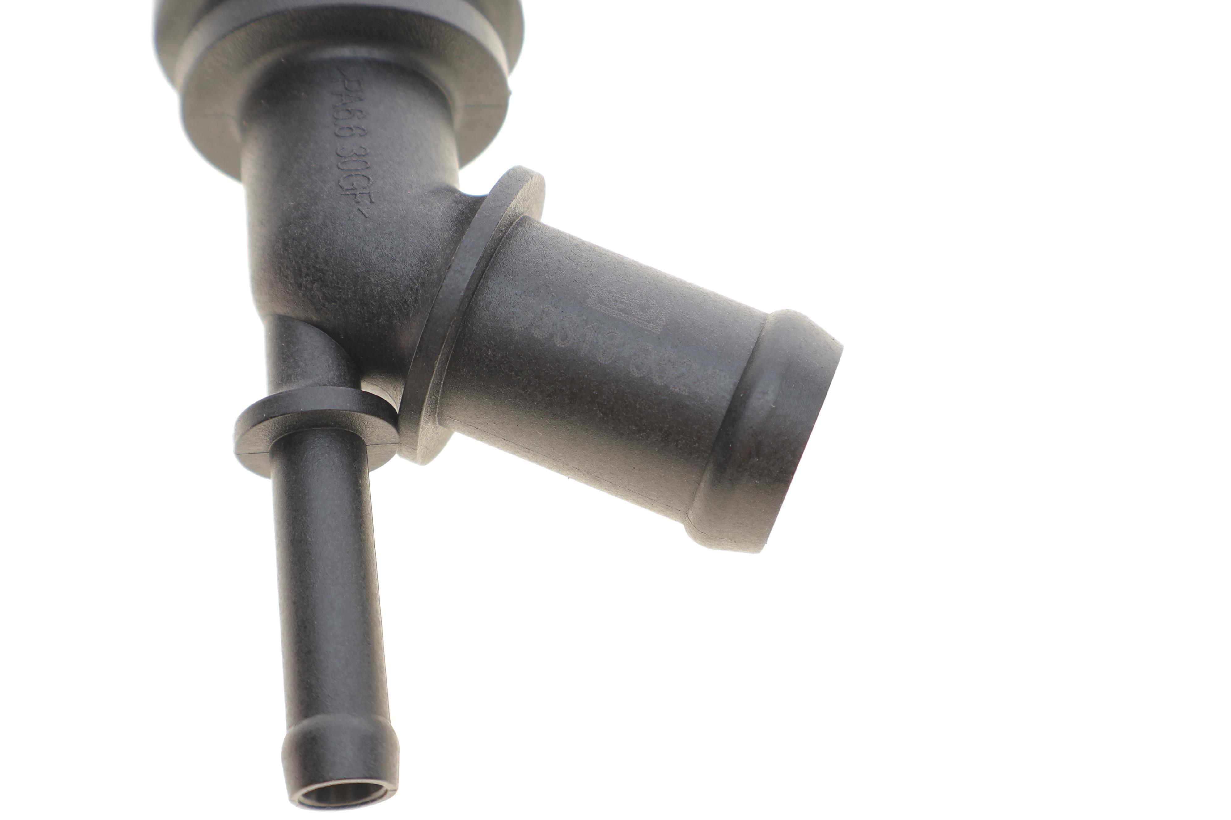 Фланець системи охолодження VW Golf IV 1.6/2.0i 97-06