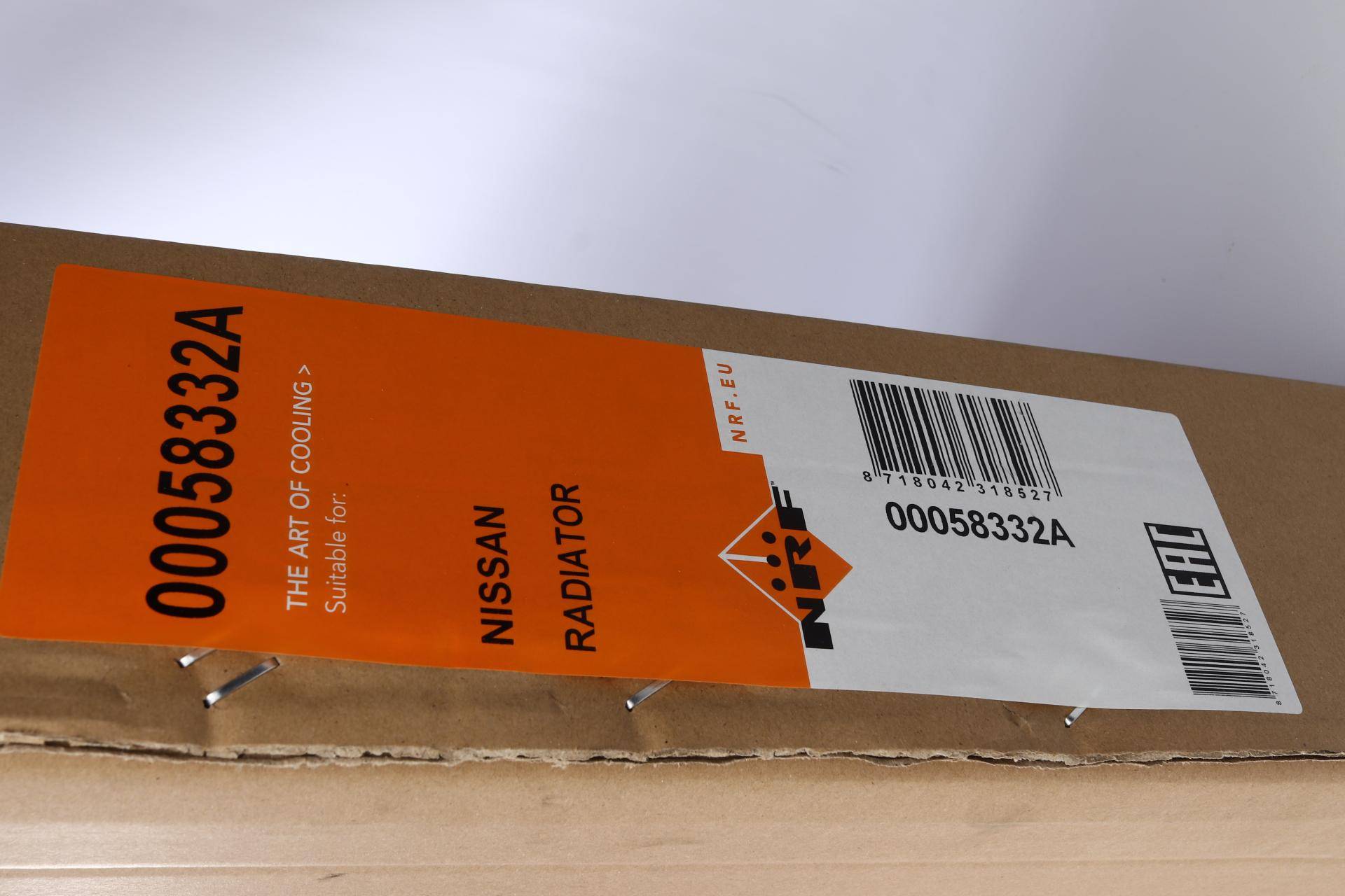 Радіатор охолодження Renault Trafic 1.9dTi/dCi 01-