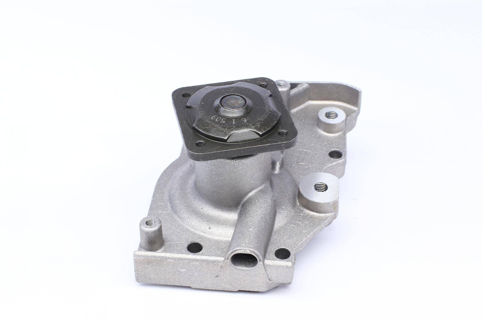 Помпа води Ford Mondeo I/II 1.6i/1.8i/2.0i 16V 93-00 (R/B) (7 лоп.)