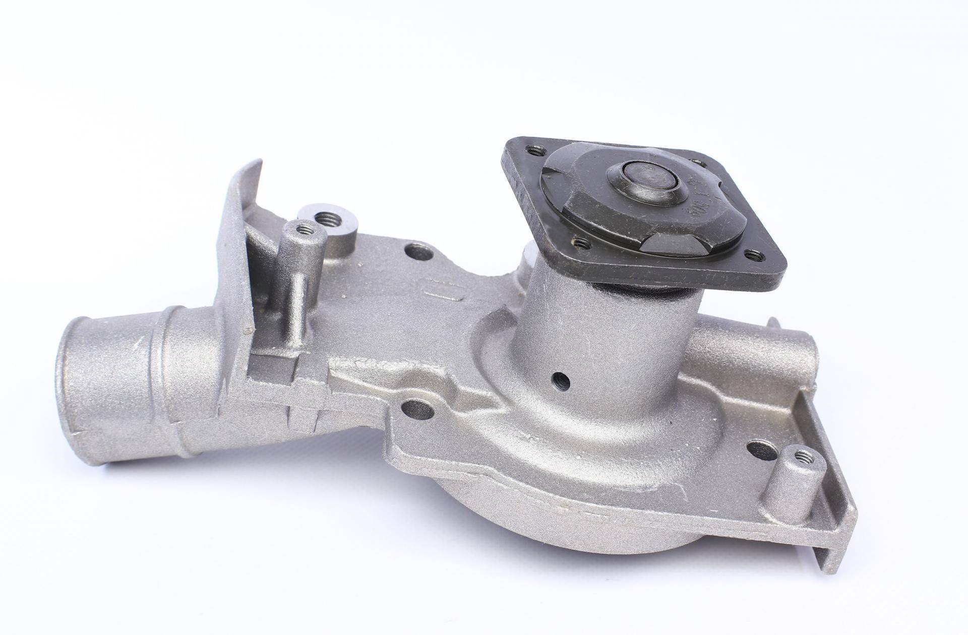 Помпа води Ford Mondeo I/II 1.6i/1.8i/2.0i 16V 93-00 (R/B) (7 лоп.)