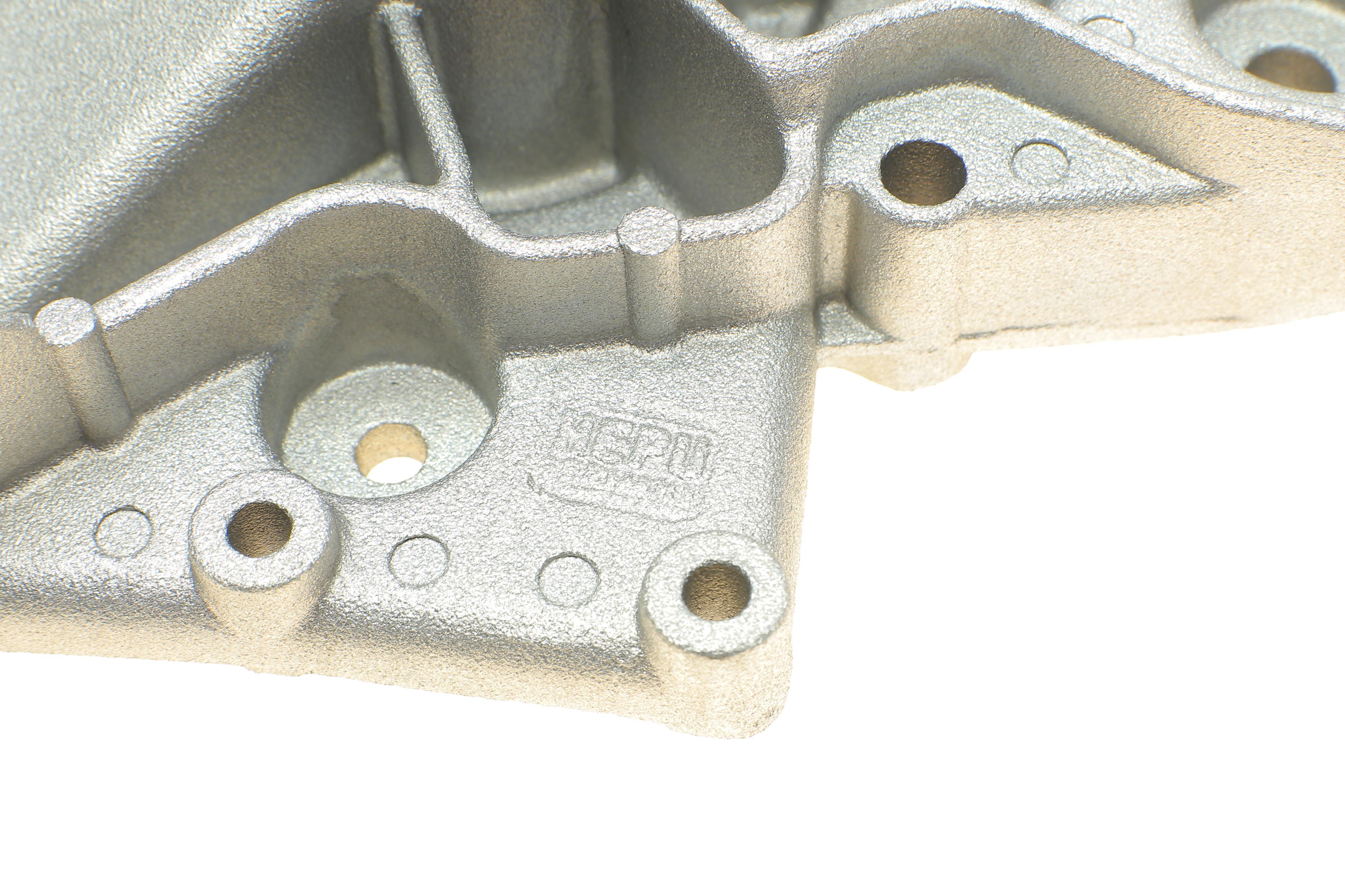 Помпа води MB Vito (W639) 3.0i/3.2i/3.7i/E-class (W210) 2.4i-5.5i -02