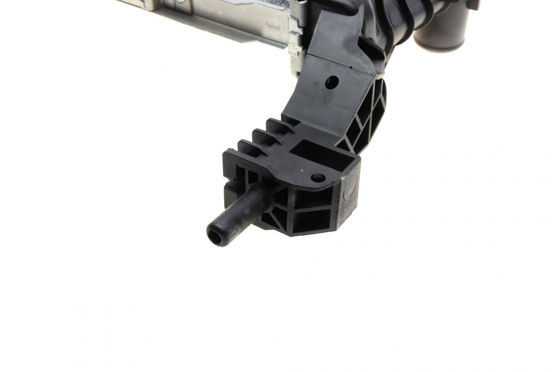 Радіатор охолодження Opel Meriva A 1.4-1.8 03-10