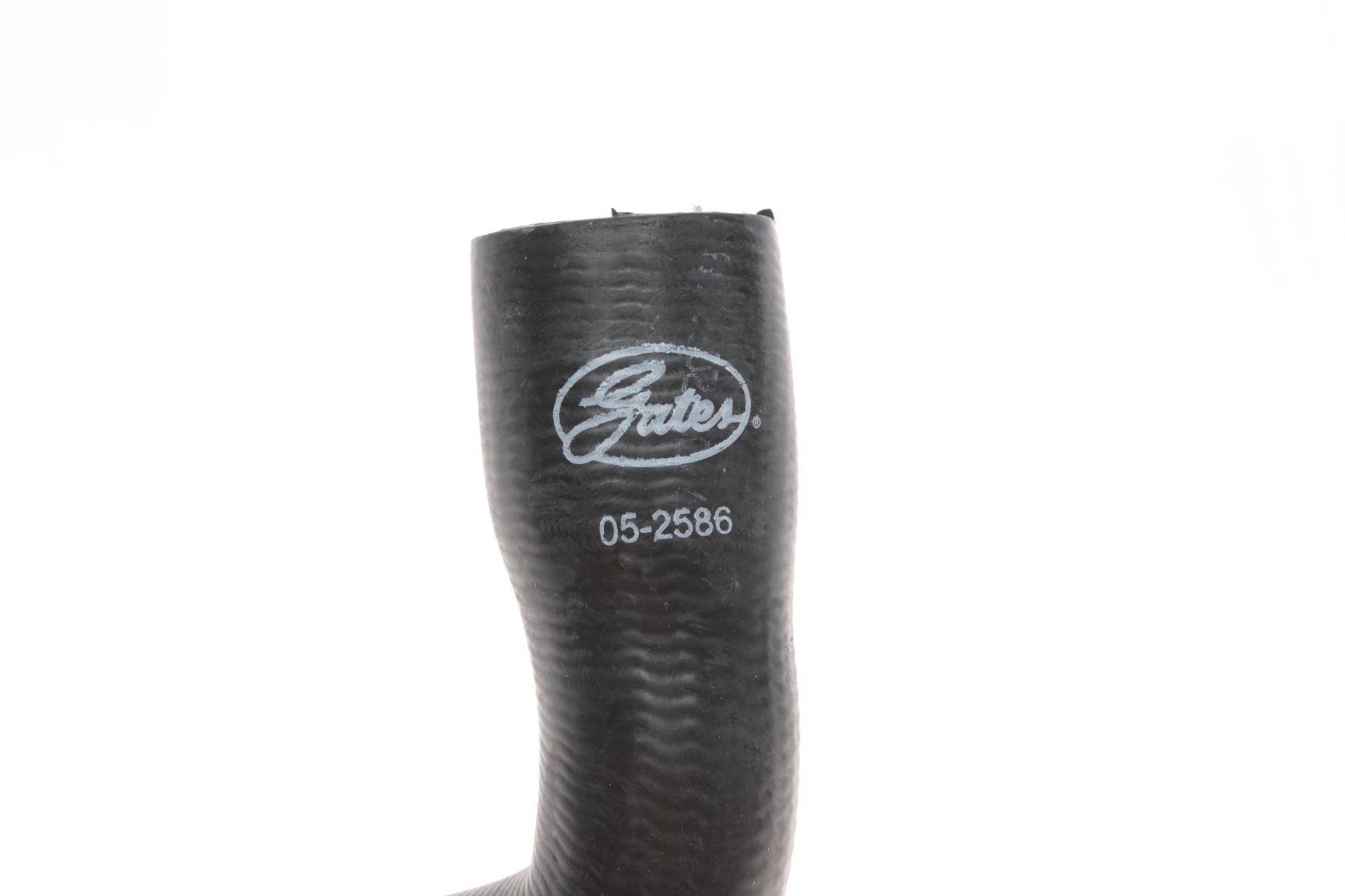 Патрубок системи охолодження (нижній) Opel Astra J/Zafira 1.6/1.8 09-