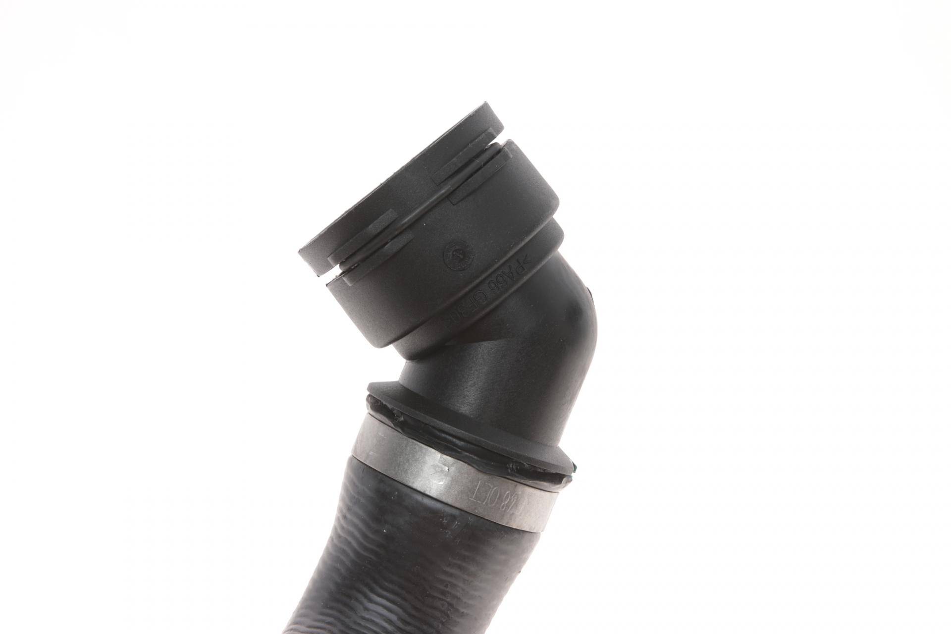 Патрубок системи охолодження (нижній) Opel Astra J/Zafira 1.6/1.8 09-