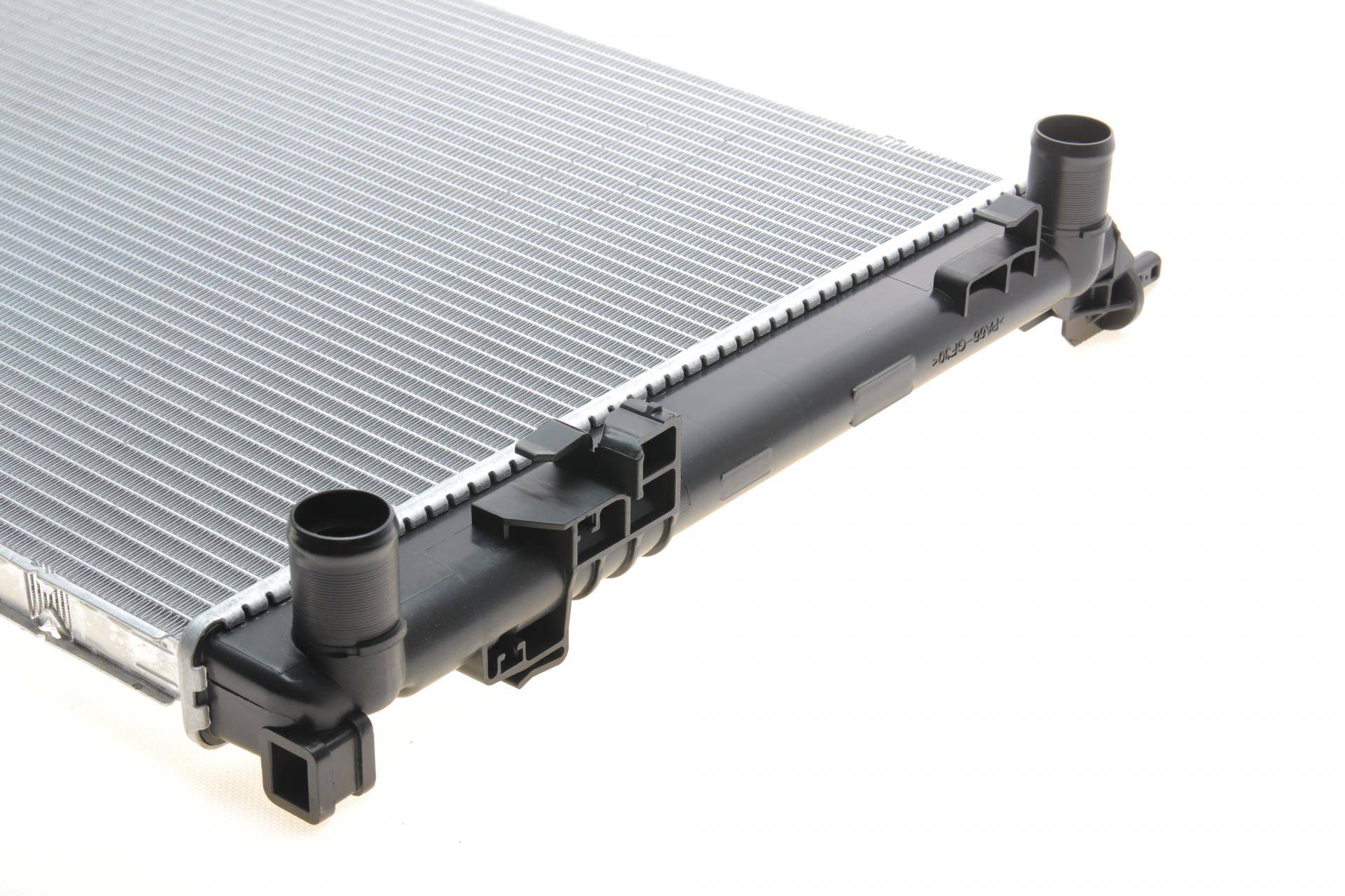 Радіатор охолодження Renault Trafic 1.9dTi/dCi 01-