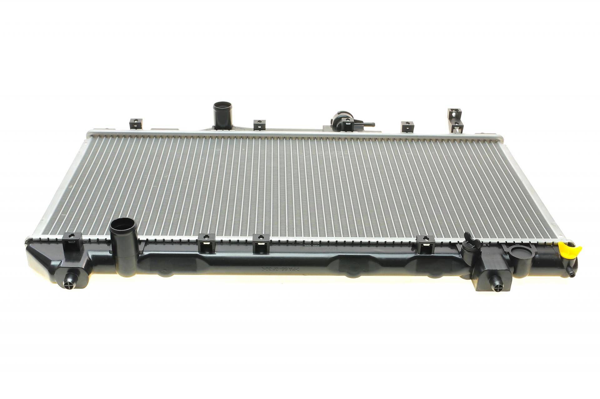 Радіатор охолодження Toyota Avensis 1.6 97-00