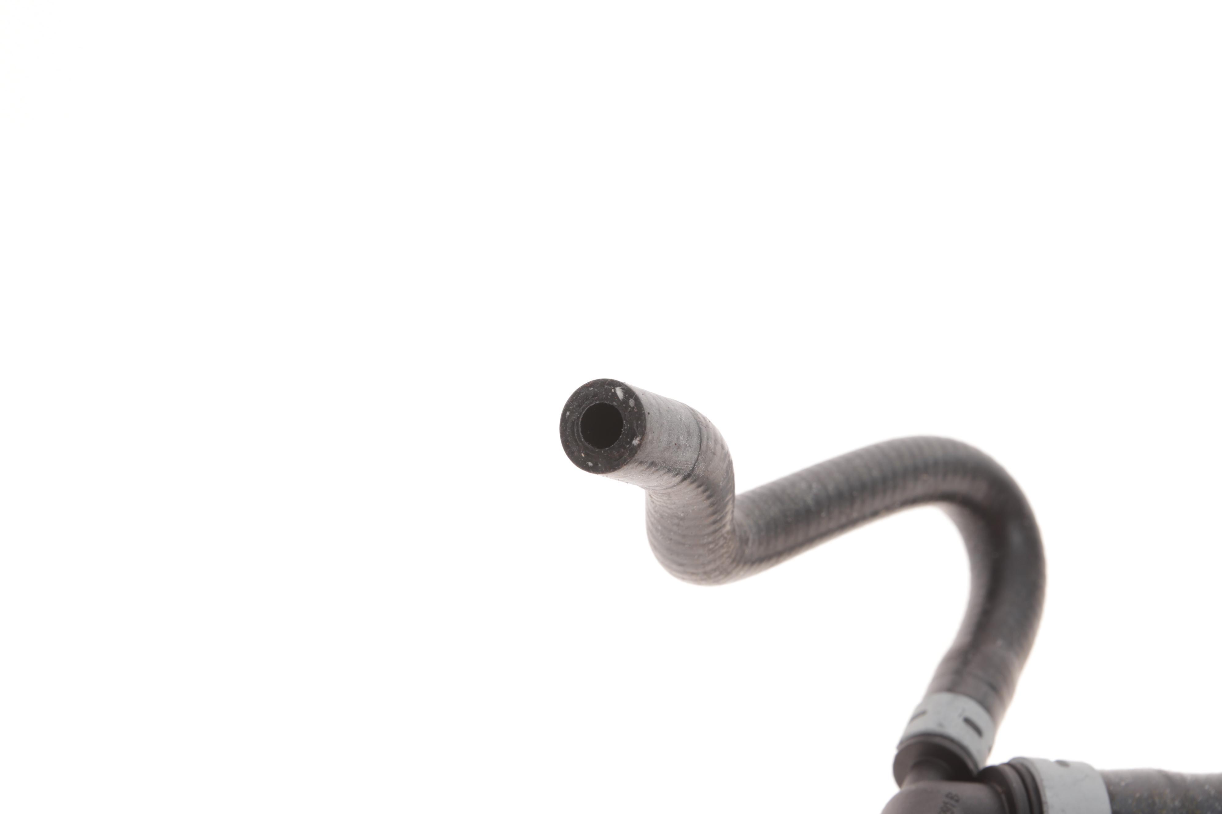 Патрубок системи охолодження Audi A3/Skoda Octavia/VW Golf IV 1.6 00-10 (к-кт в зборі)