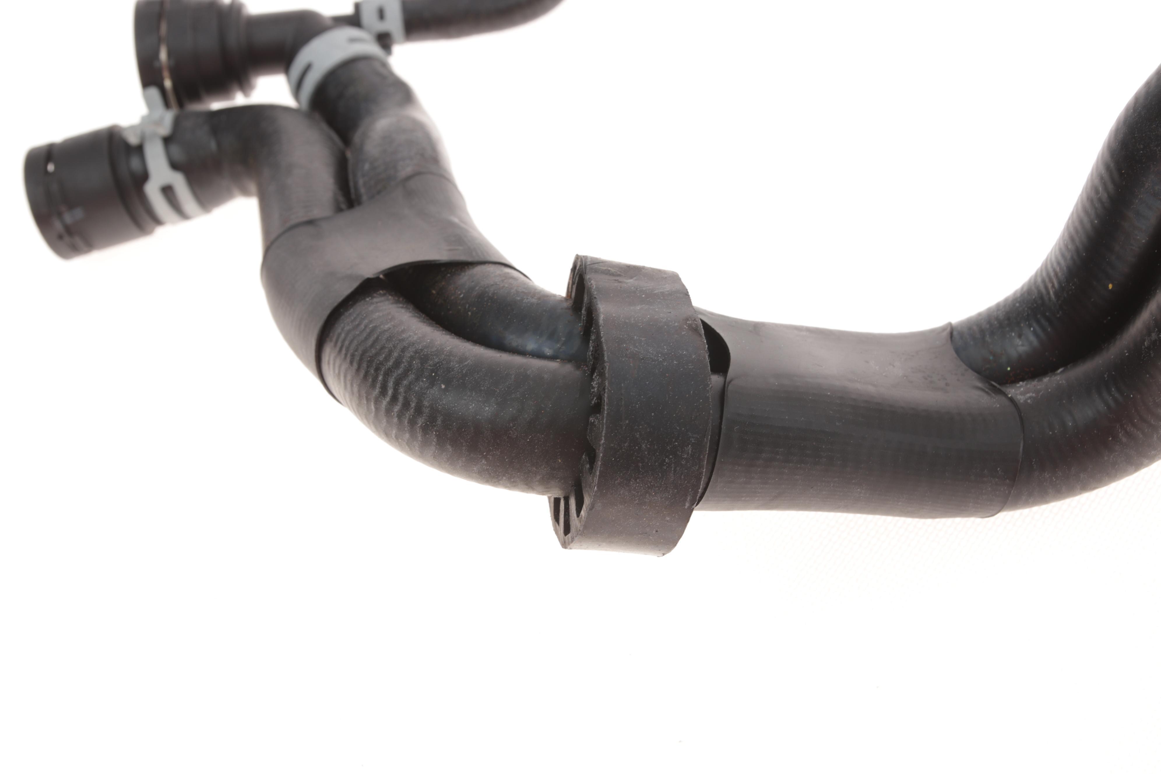 Патрубок системи охолодження Audi A3/Skoda Octavia/VW Golf IV 1.6 00-10 (к-кт в зборі)