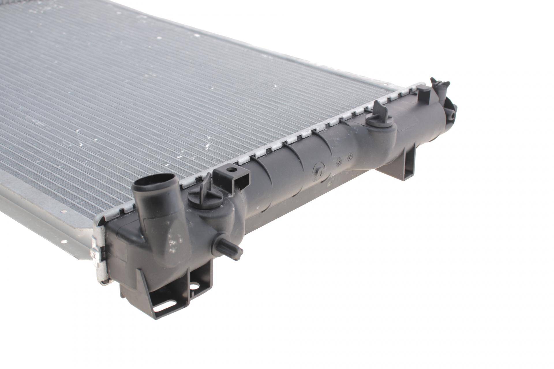 Радіатор охолодження Opel Omega B 2.0-3.0 94-03