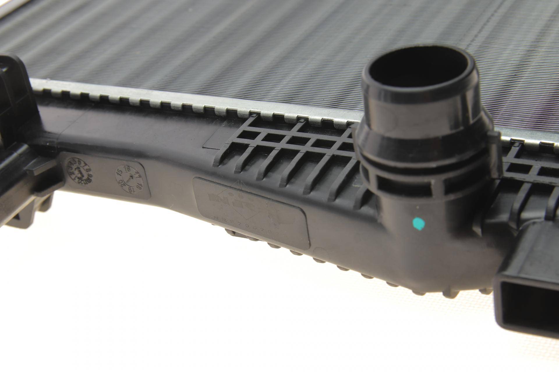 Радіатор охолодження VW Golf VII/Skoda Octavia 12-