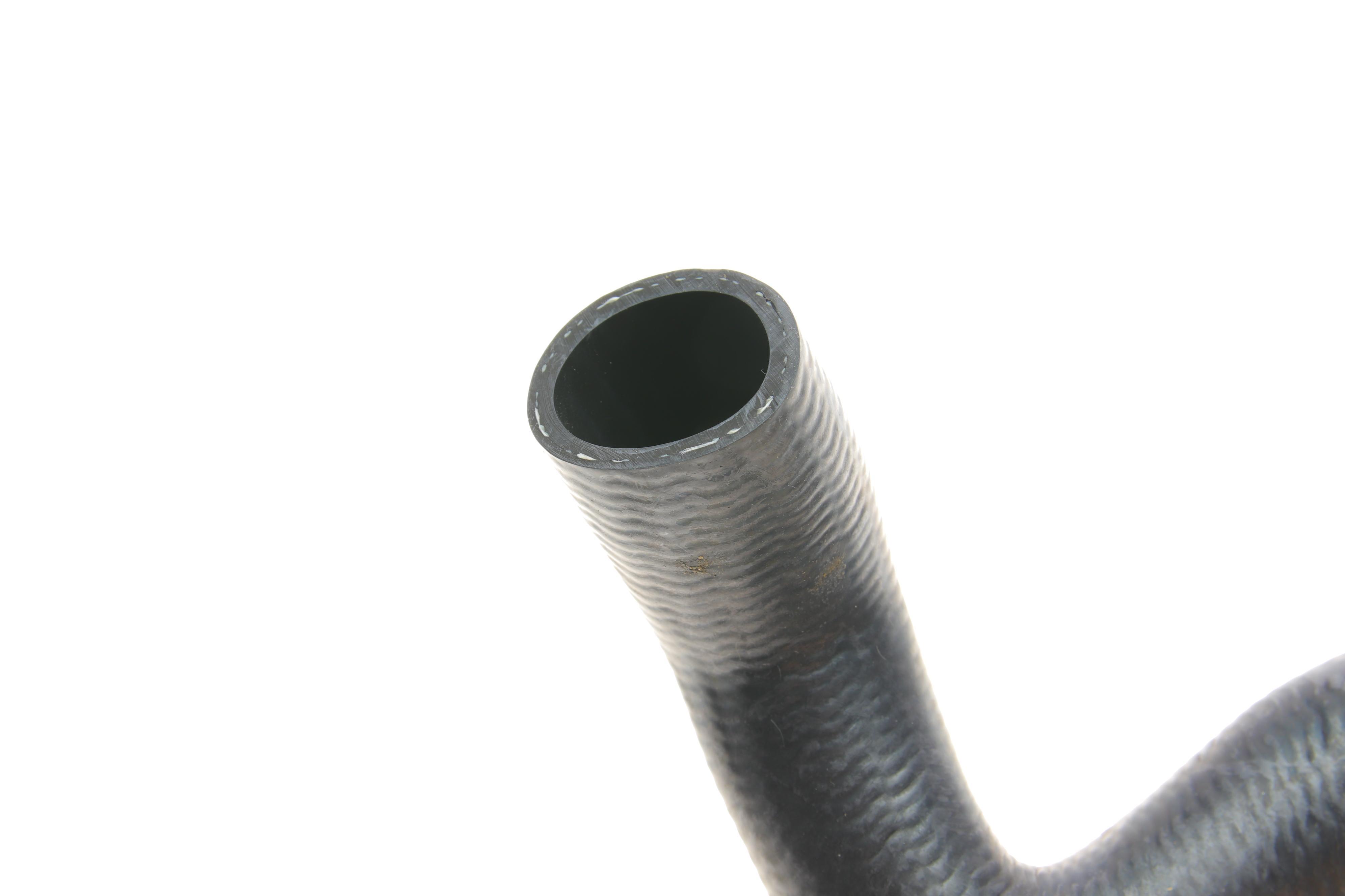 Патрубок системи охолодження VW Caddy III/Golf V 1.9TDI 04-