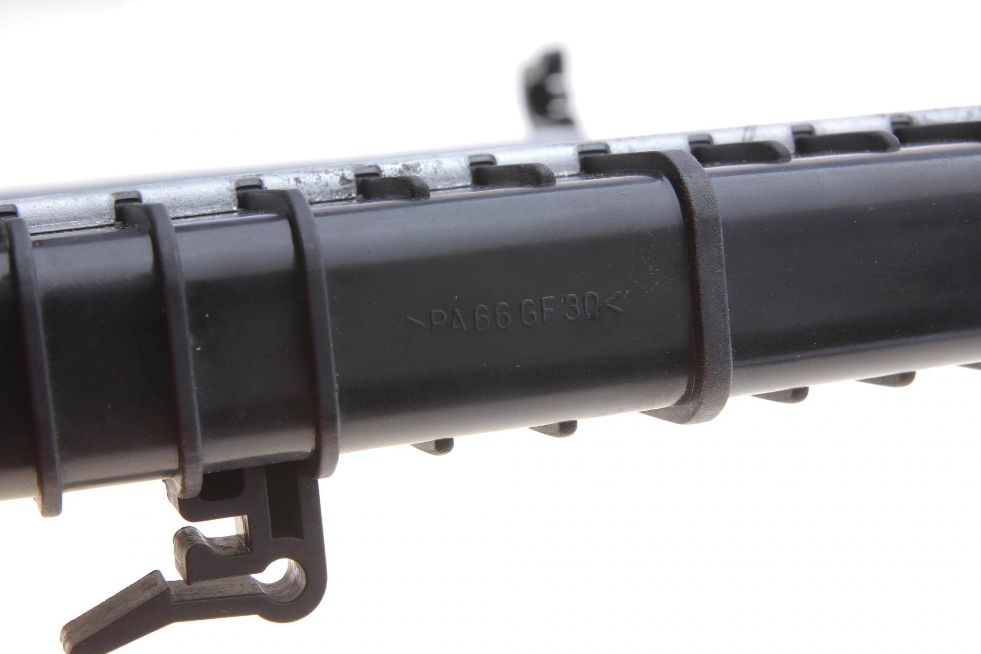 Радіатор охолодження Ford Fiesta V/Fusion/Mazda 2 1.3/1.4 TDCi 01-10