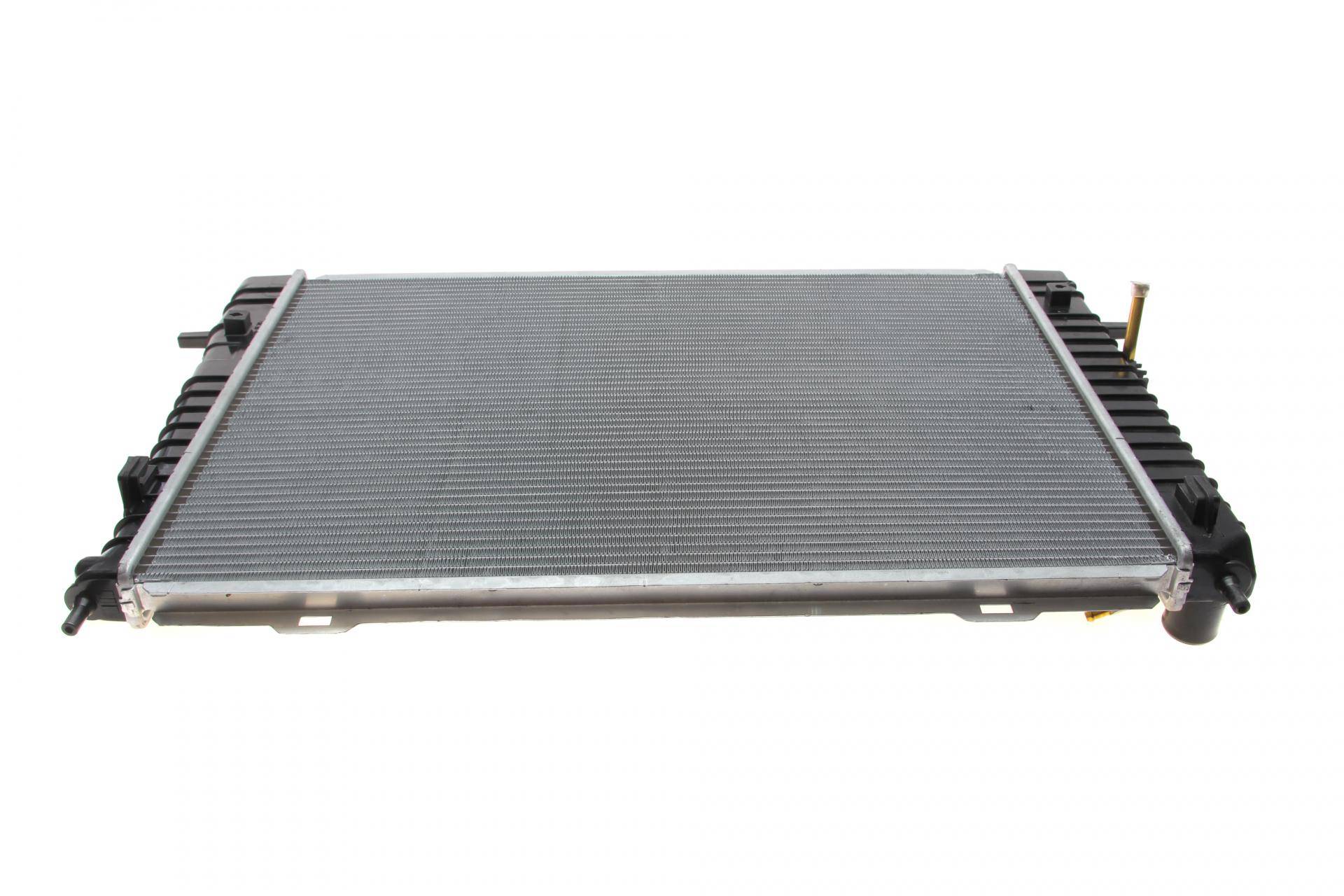 Радіатор охолодження Hyundai Tucson/Kia Sportage 2.0-2.7 04-