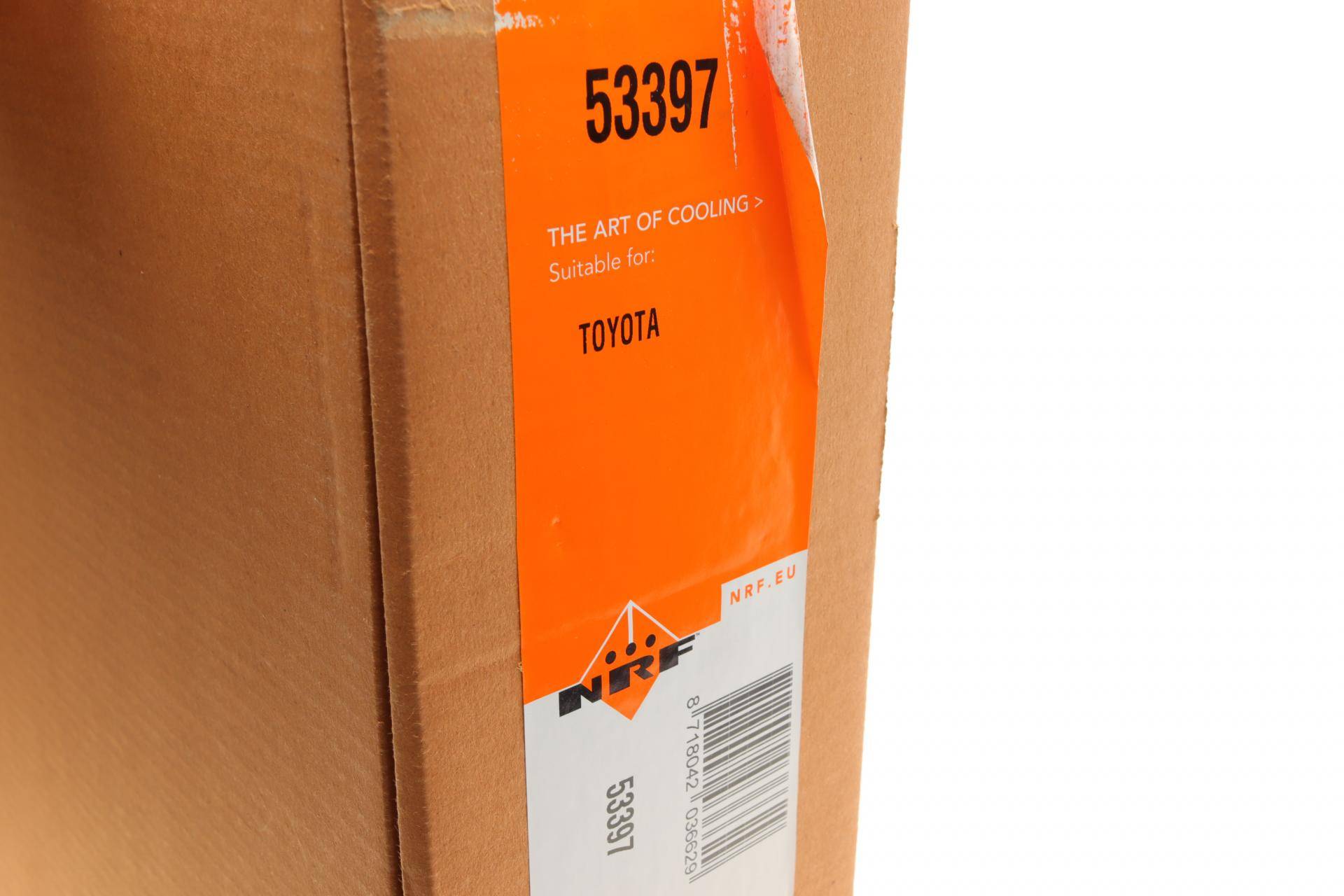 Радіатор охолодження Toyota Avensis/Corolla 1.4/1.8 01-09